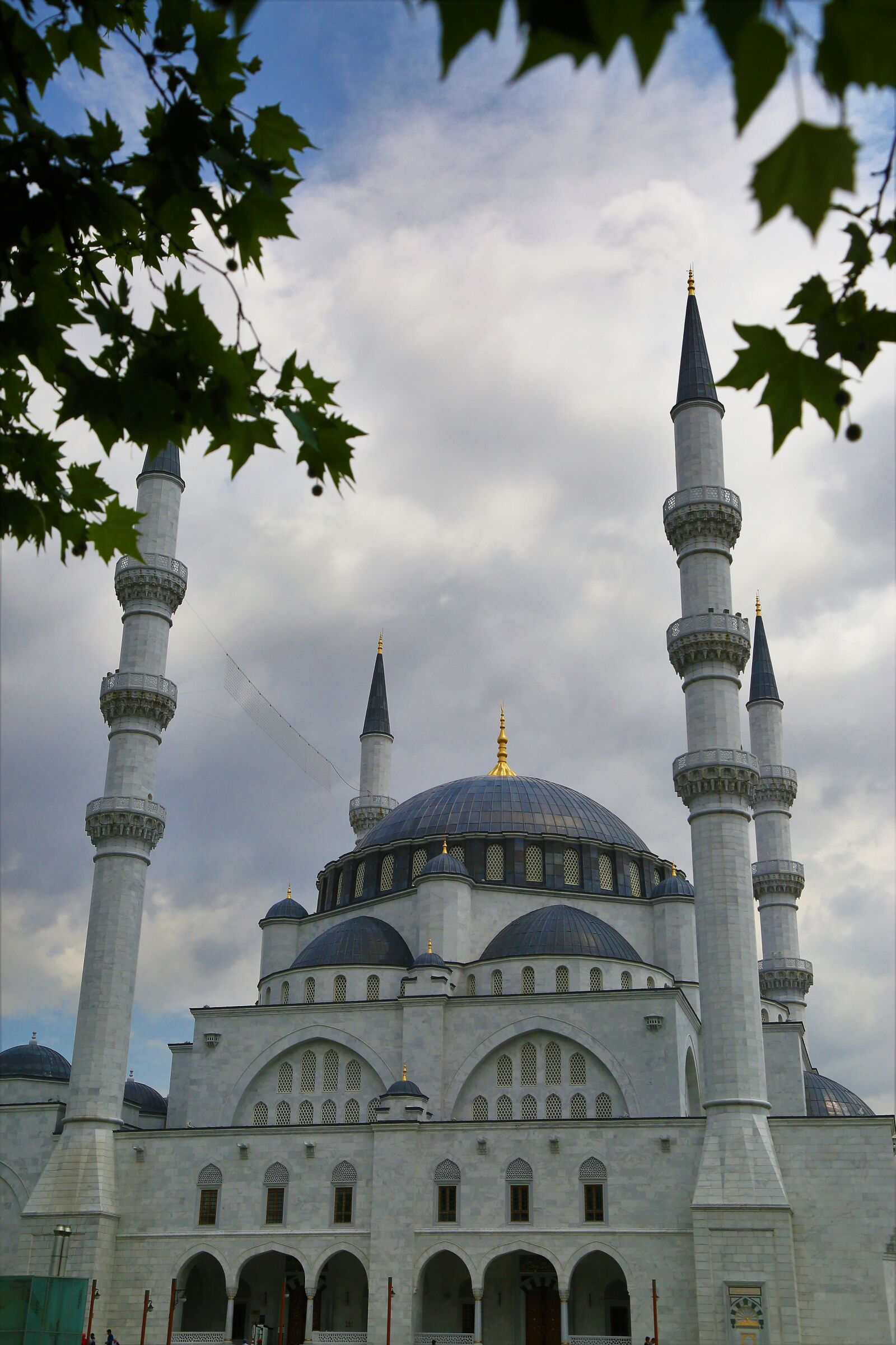 Canon EOS 5D Mark III sample photo. Cami, minaret, dome photography