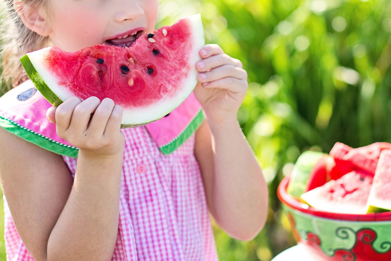 Canon EOS 5D Mark III sample photo. Food, healthy, red, summer photography