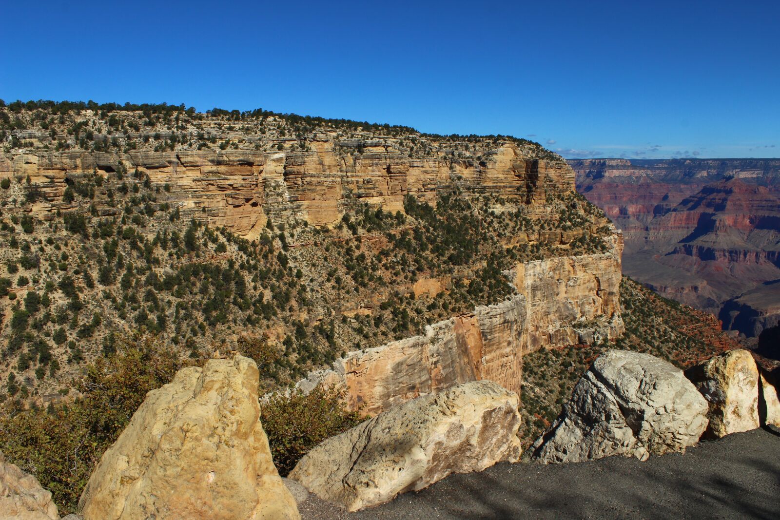 Canon EOS 600D (Rebel EOS T3i / EOS Kiss X5) sample photo. Landscape, rock, nature photography