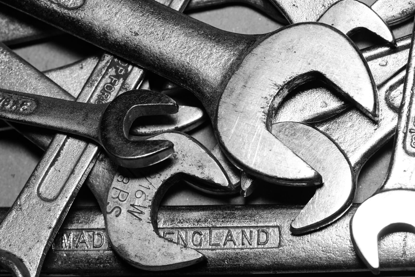 Canon EF 100mm F2.8 Macro USM sample photo. Spanner, tools, wrench photography