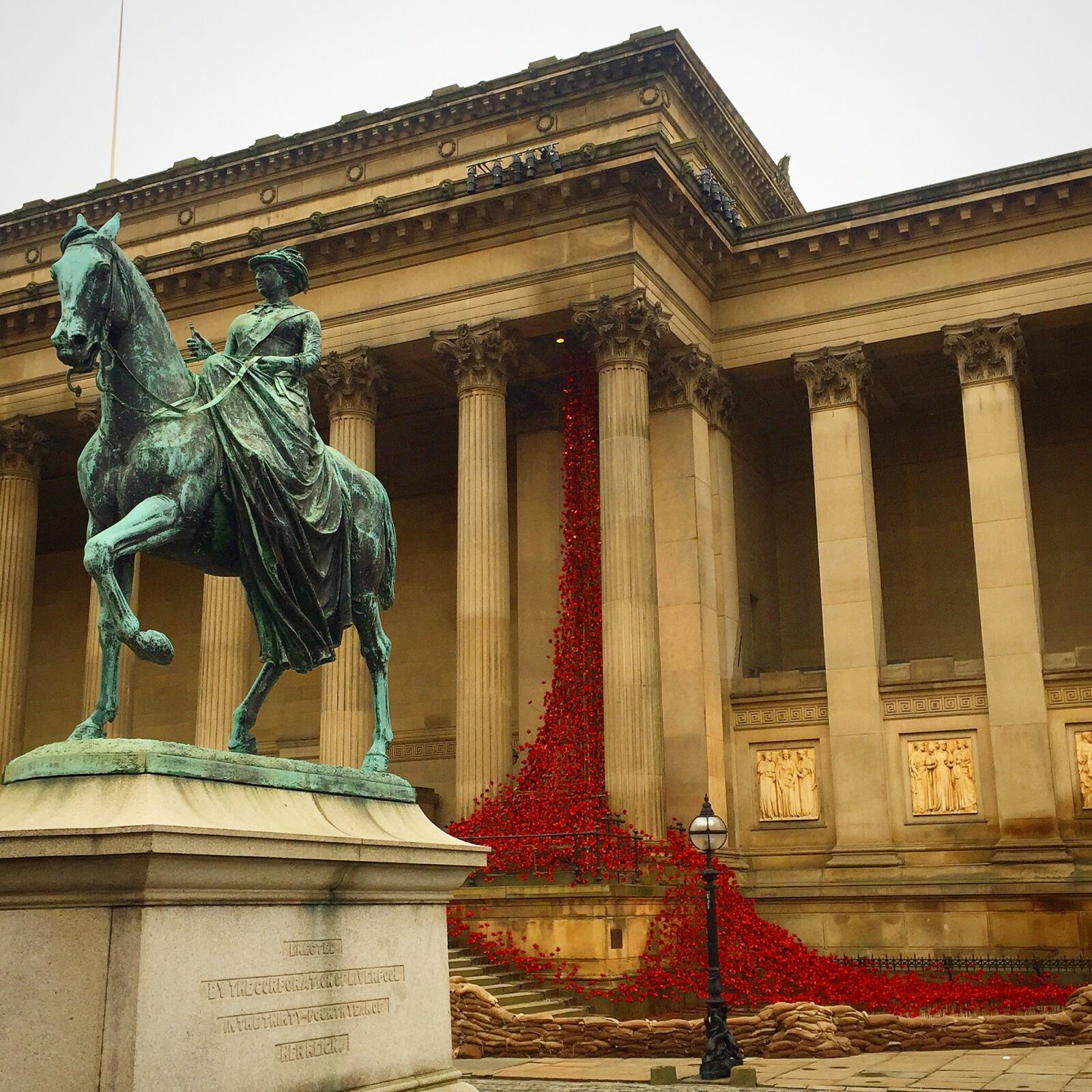 Apple iPhone 6 sample photo. St georges hall, liverpool photography