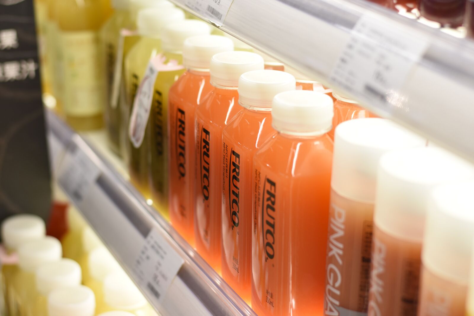Nikon D7200 sample photo. Fruit juice, color, supermarket photography