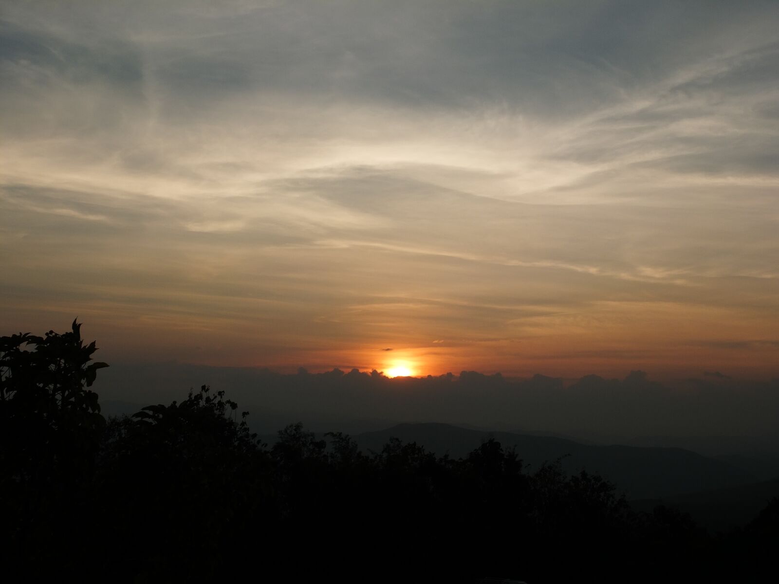 Fujifilm X10 sample photo. Cloud, morning, asia photography