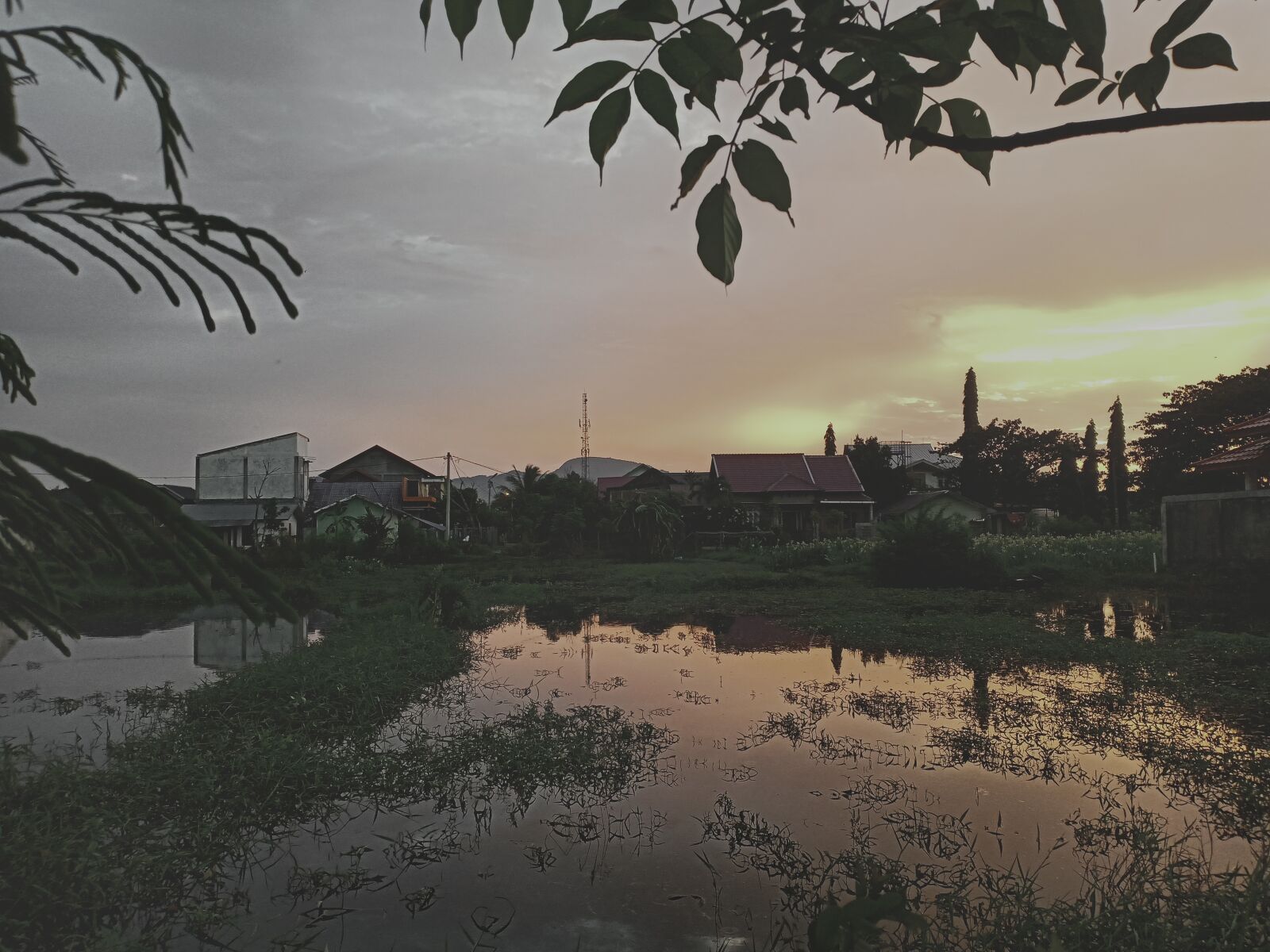 OPPO F7 sample photo. Sunset, reflection, water photography