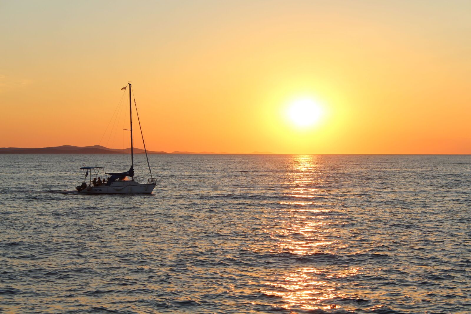 Canon EOS 650D (EOS Rebel T4i / EOS Kiss X6i) sample photo. Sunset, sea, boat photography