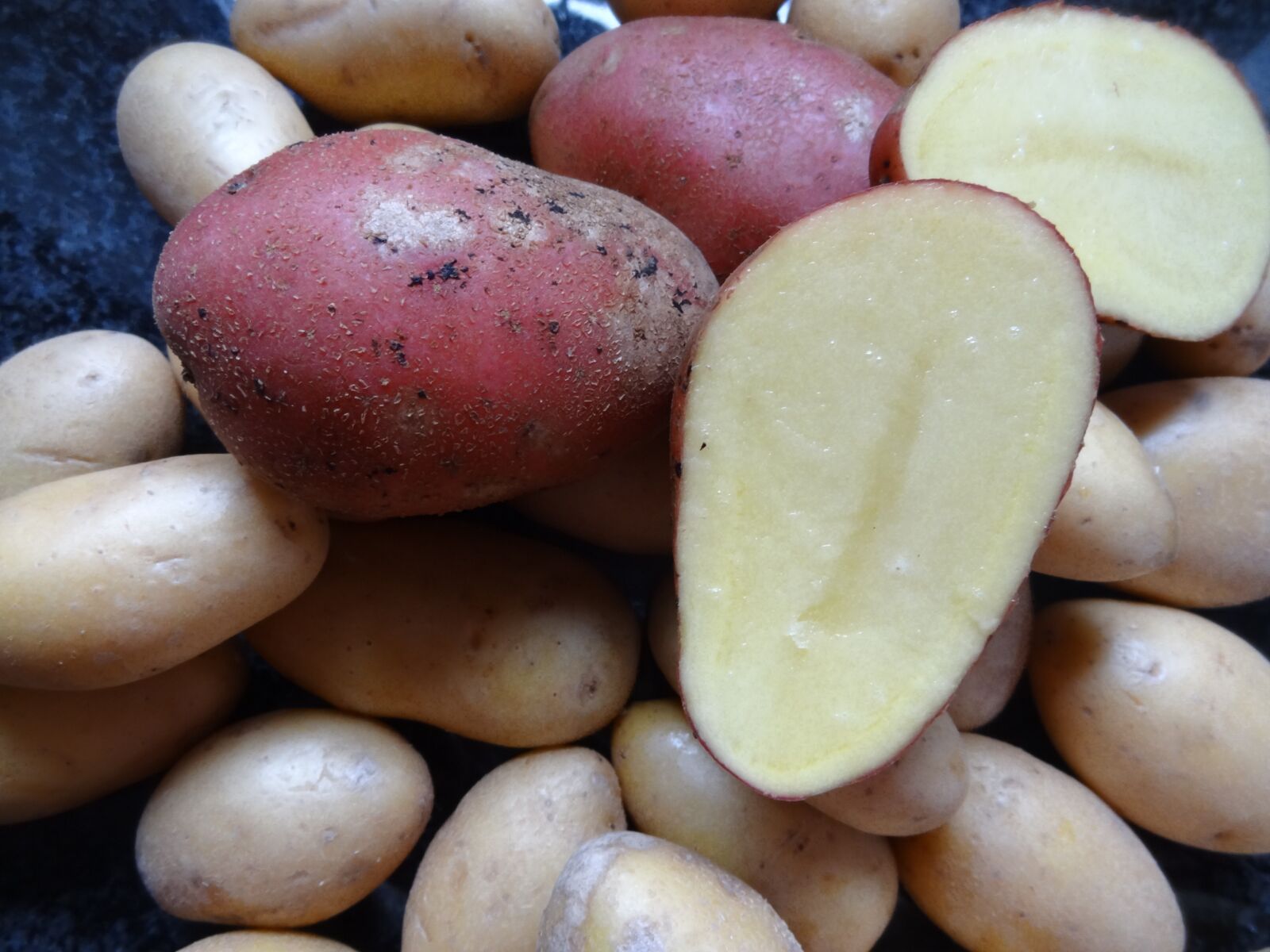Sony Cyber-shot DSC-HX10V sample photo. Potatoes, food, carbohydrates photography
