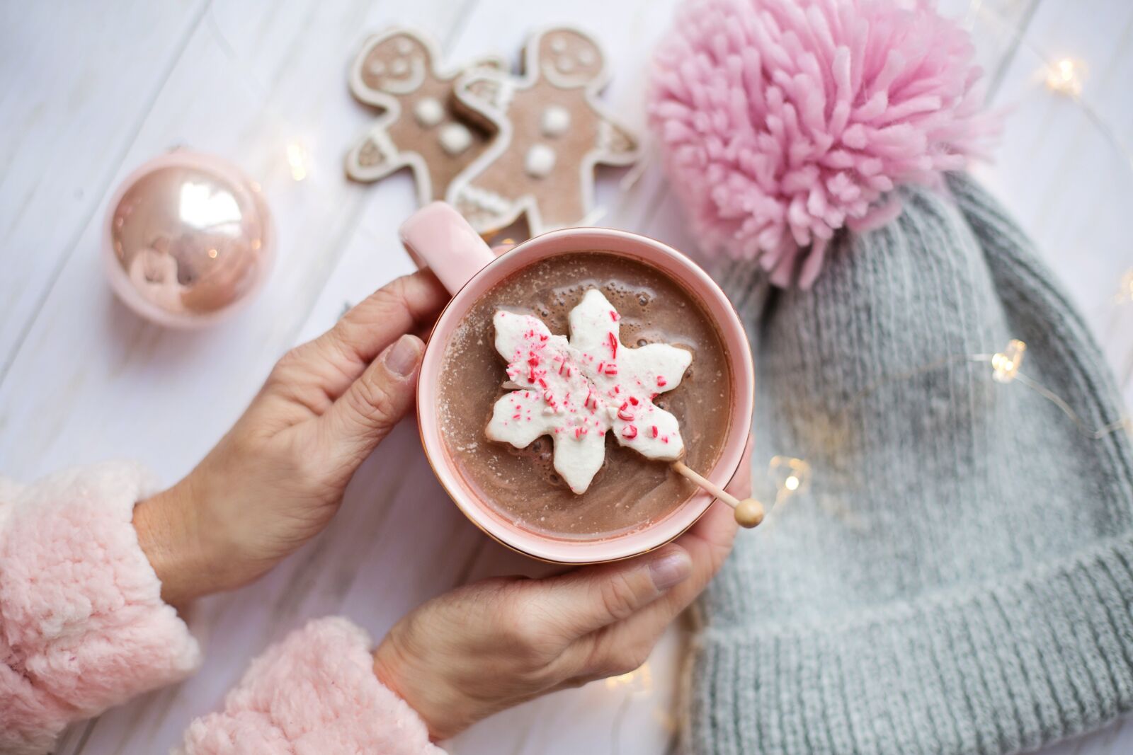 Canon EF 50mm F1.4 USM sample photo. Pink, christmas, hot chocolate photography