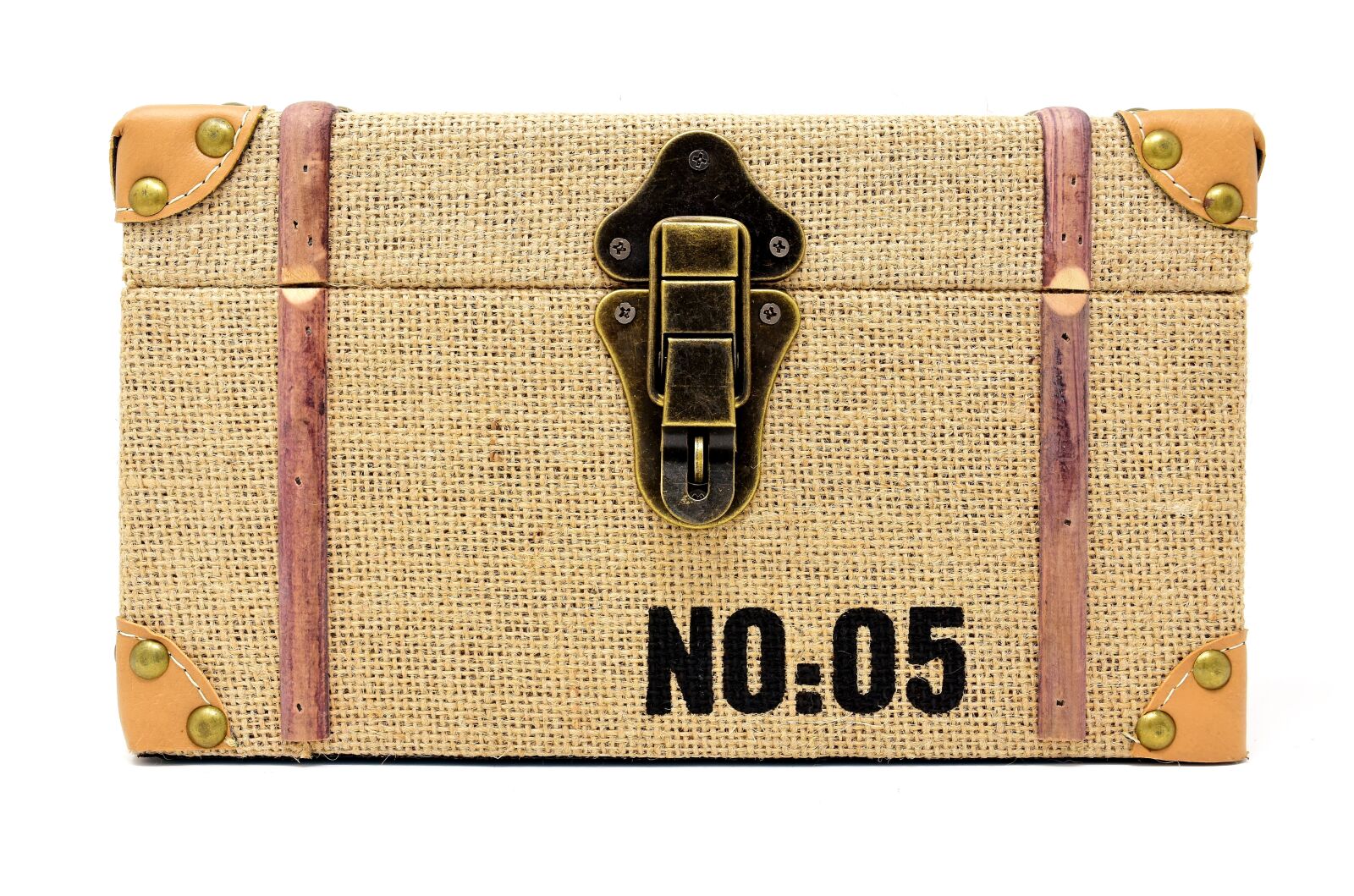 Nikon D7200 sample photo. Chest, closure, fitting photography