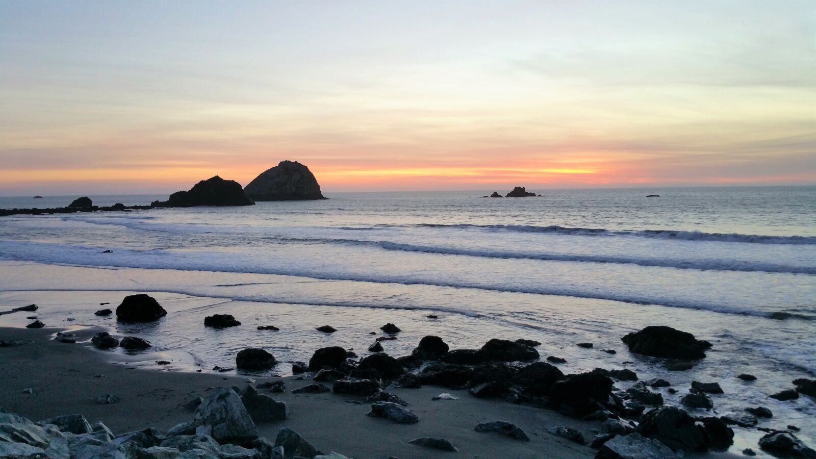 Samsung Galaxy Note4 sample photo. Beach, rocky, low tide photography