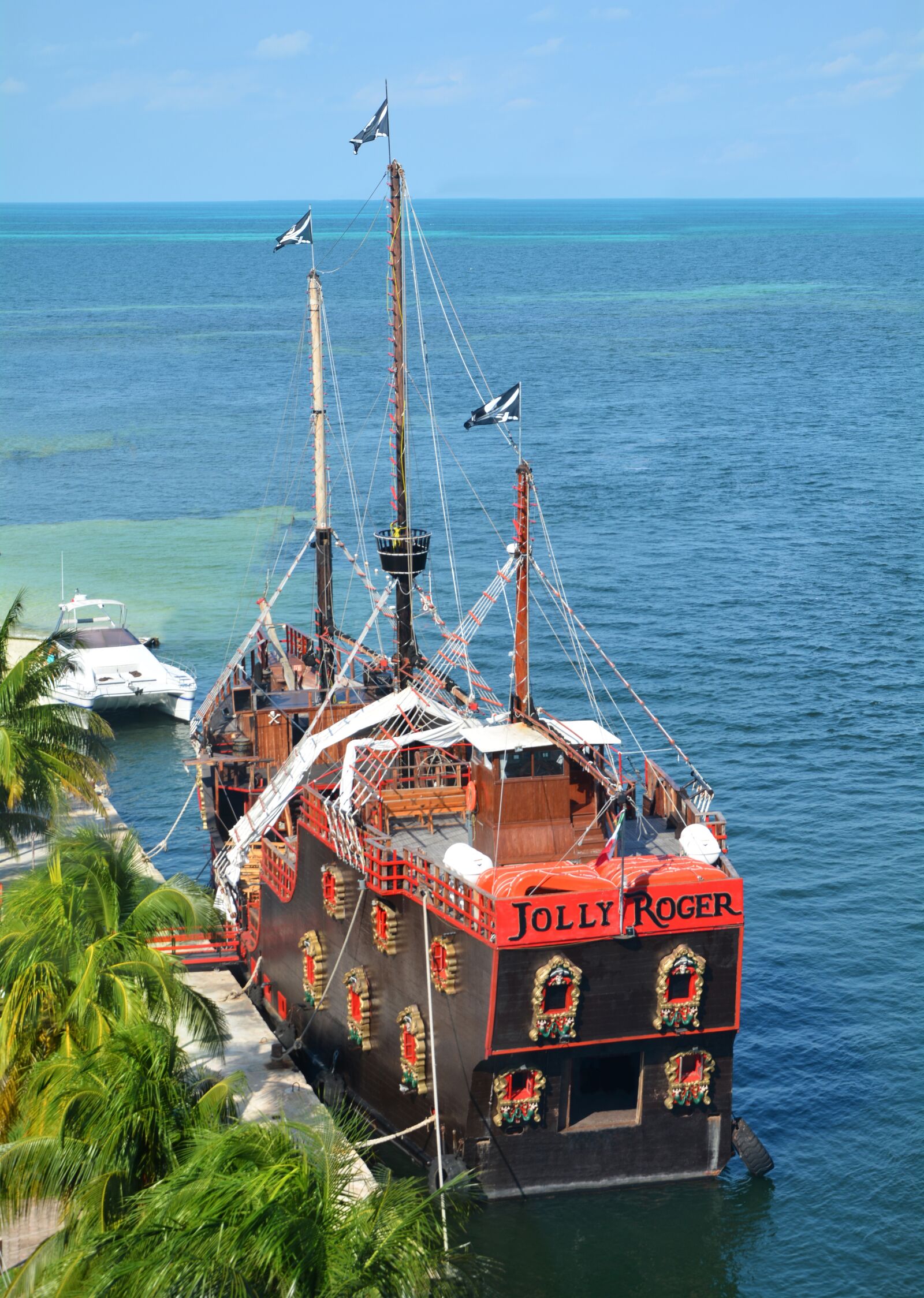 Nikon D7100 sample photo. Cancun, pirate, boat photography