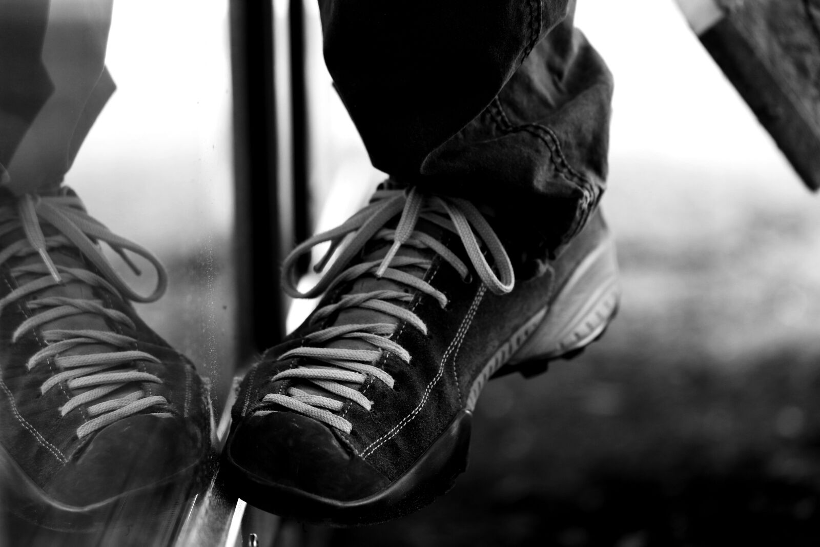 Canon EOS 7D Mark II sample photo. Foot, shoe, reflection photography