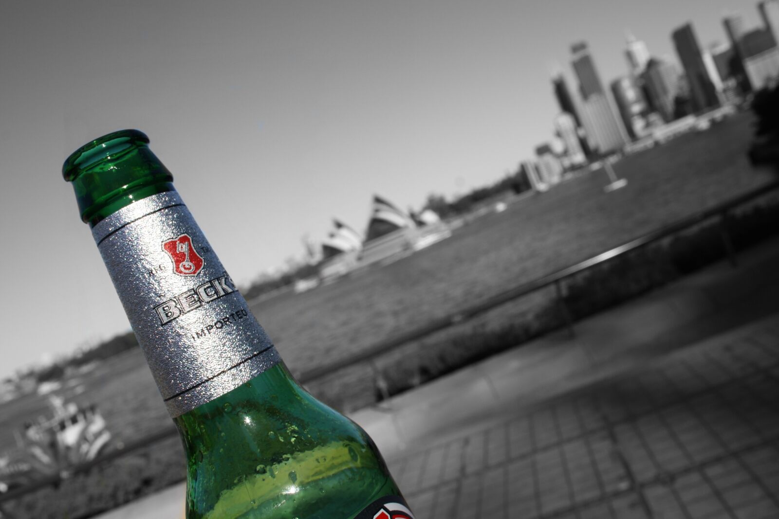 Canon EOS 1000D (EOS Digital Rebel XS / EOS Kiss F) sample photo. Down under, opera house photography