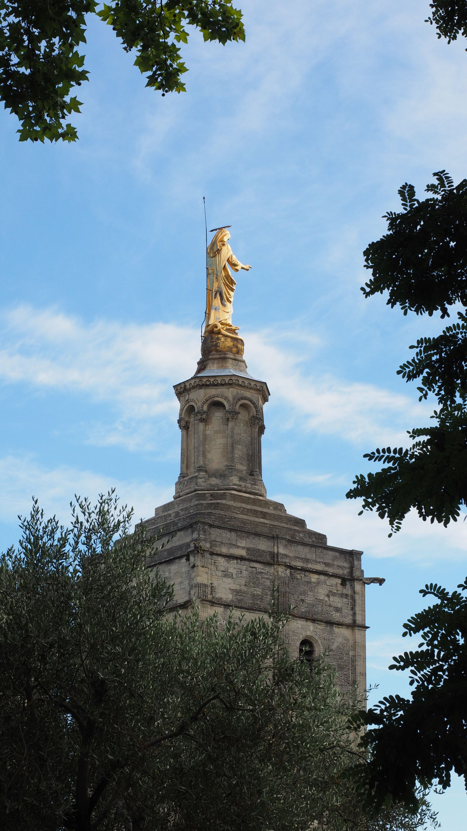 Olympus OM-D E-M1 + Olympus M.Zuiko Digital ED 12-40mm F2.8 Pro sample photo. Rocher of the cathedral photography
