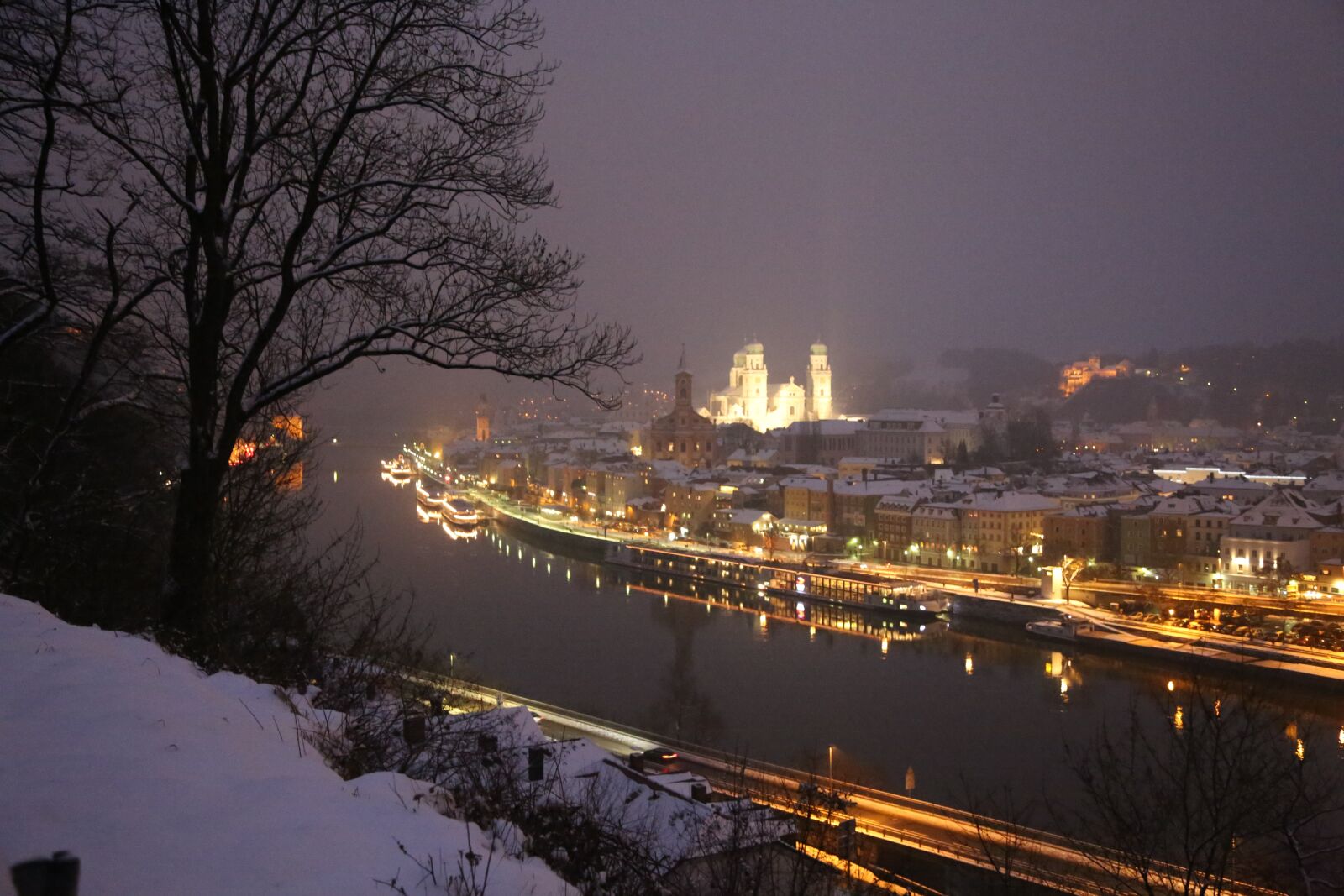 Canon EF 24-105mm F4L IS USM sample photo. Passau, danube, city photography