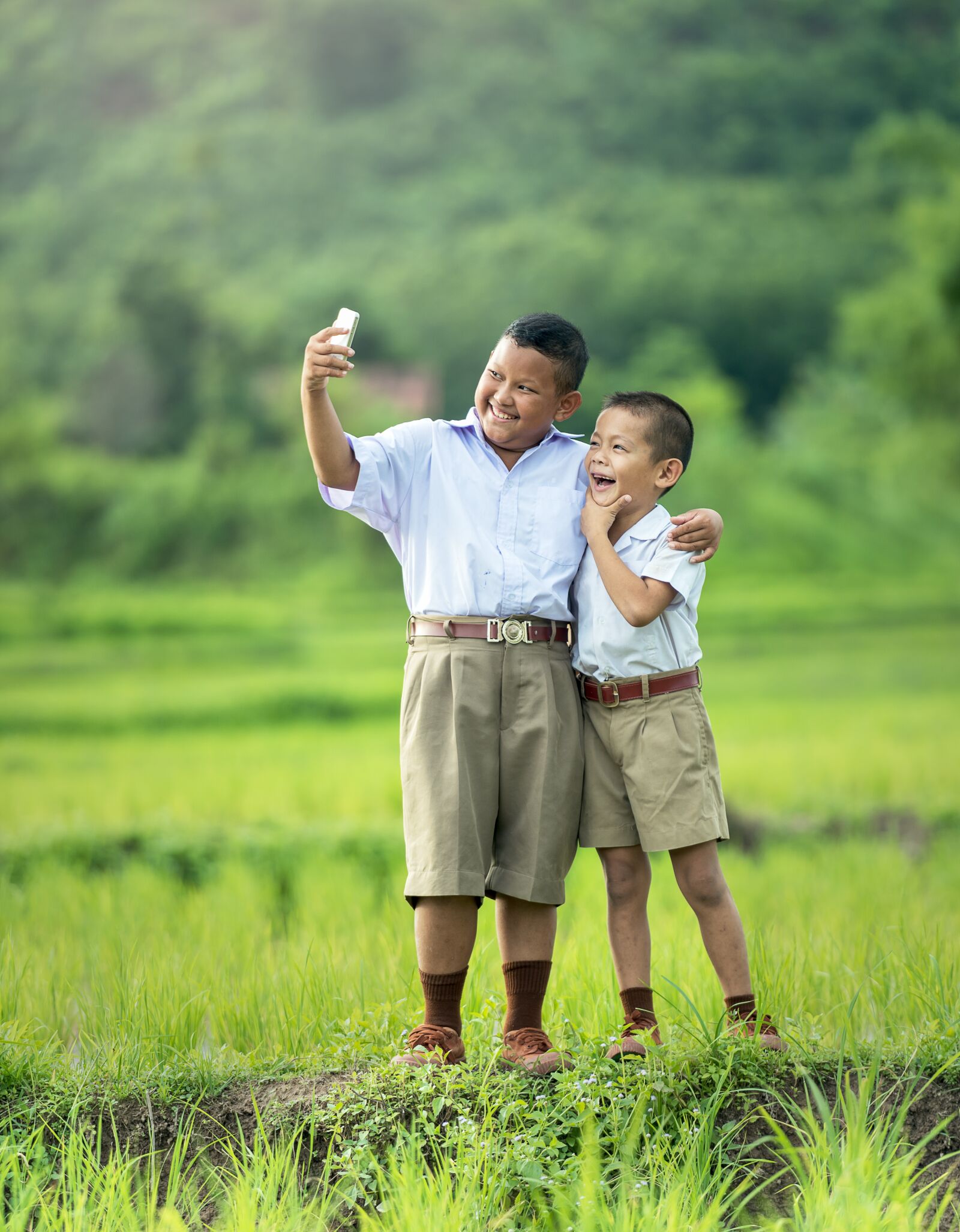 Nikon D810 sample photo. Selfie, children, phone photography
