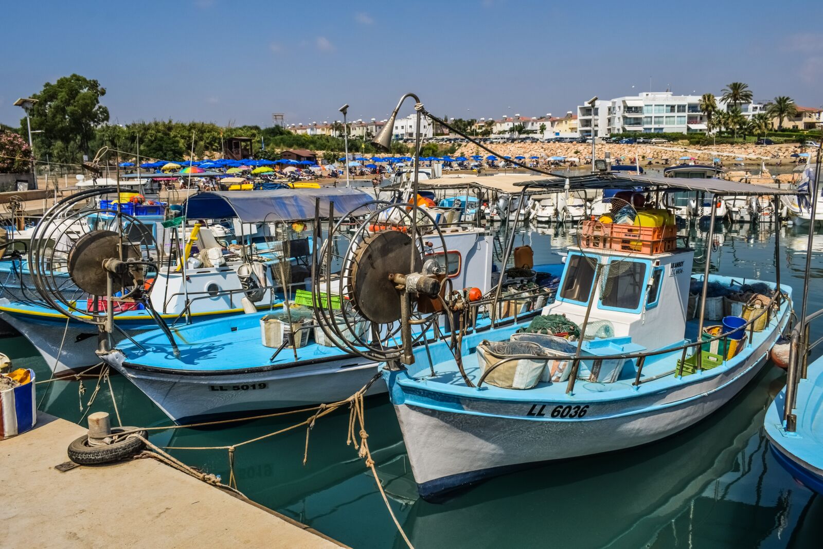 Nikon D3300 sample photo. Fishing boats, reflections, harbor photography