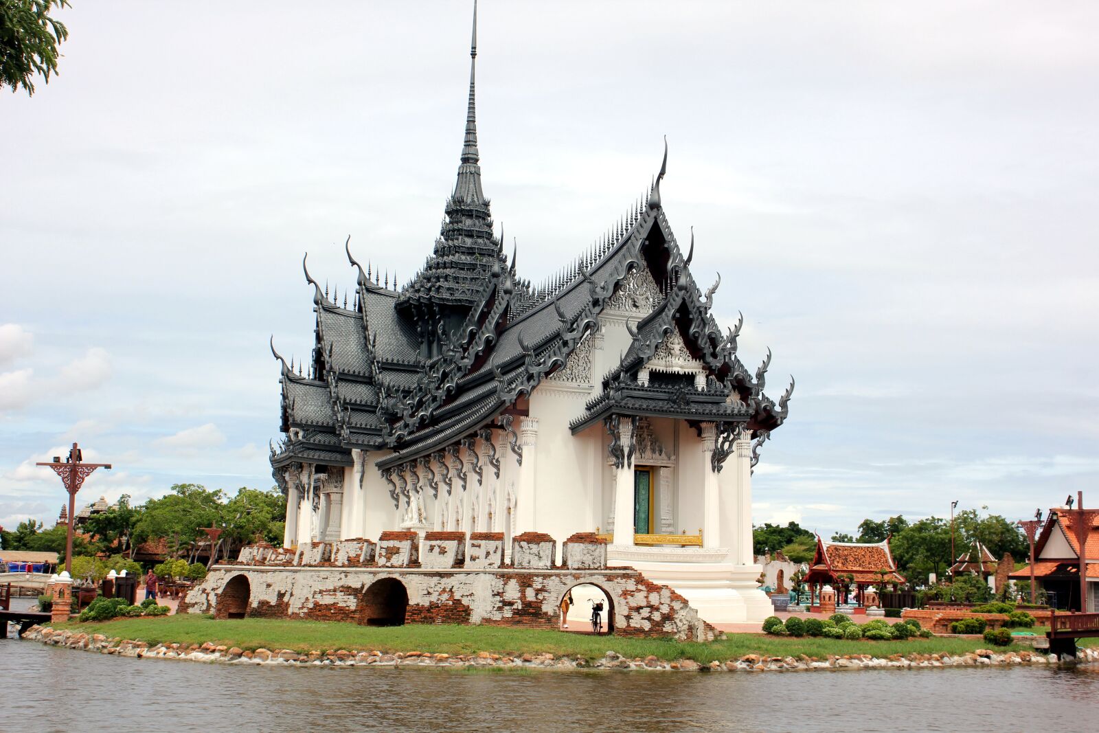 Canon EOS 550D (EOS Rebel T2i / EOS Kiss X4) sample photo. The ancient city, bangkok photography