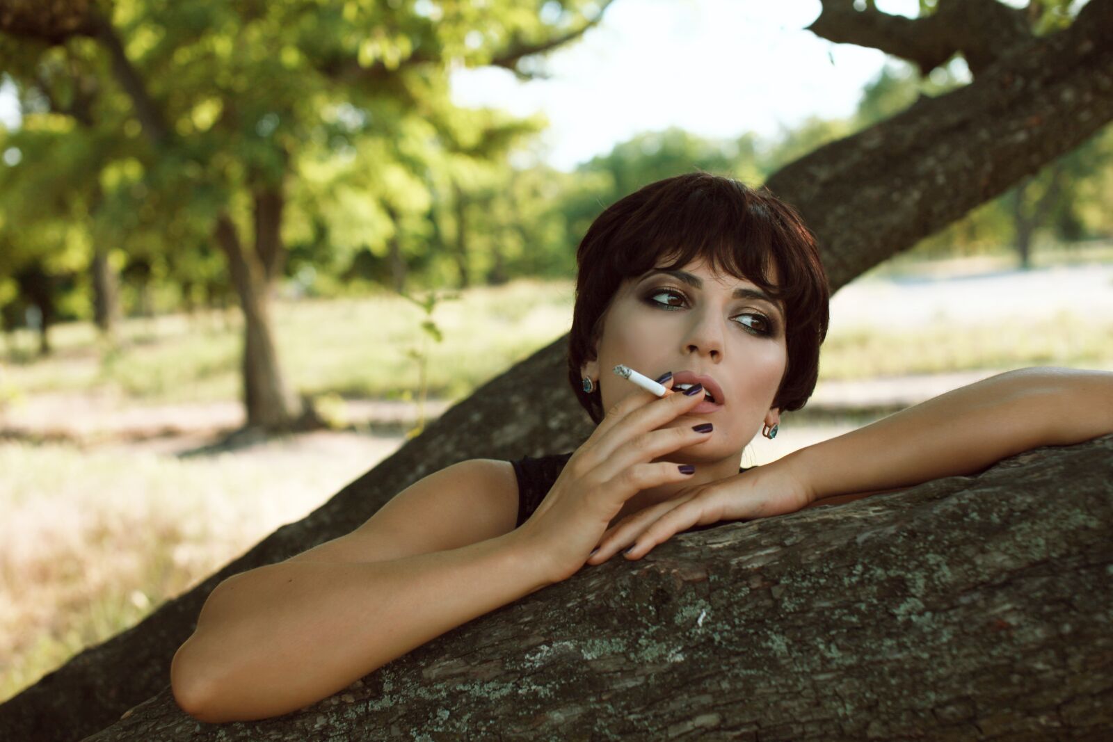 Canon EOS 5D Mark II sample photo. Model, smoke, face photography