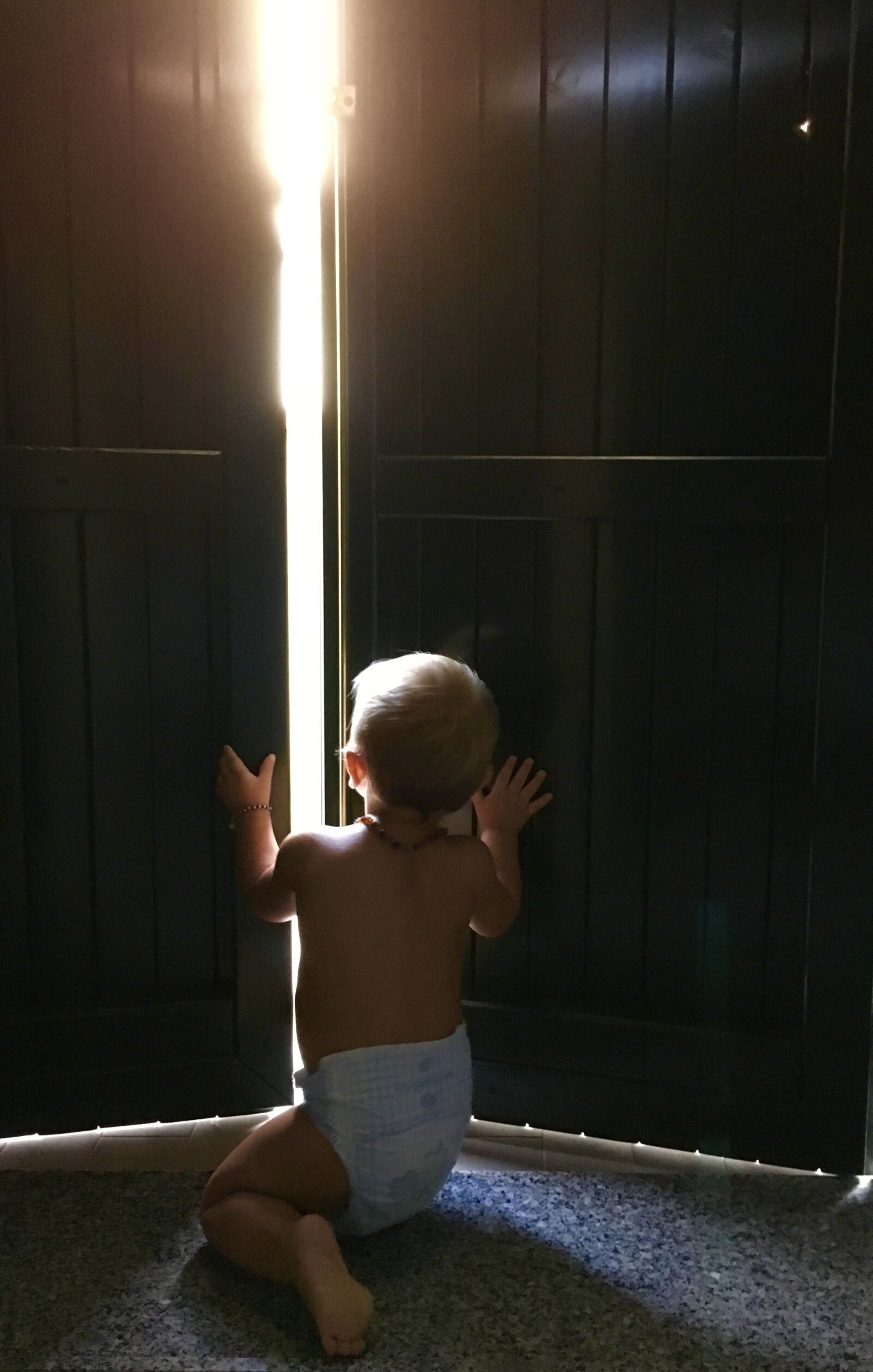 Apple iPhone 6s sample photo. Light, child, window photography
