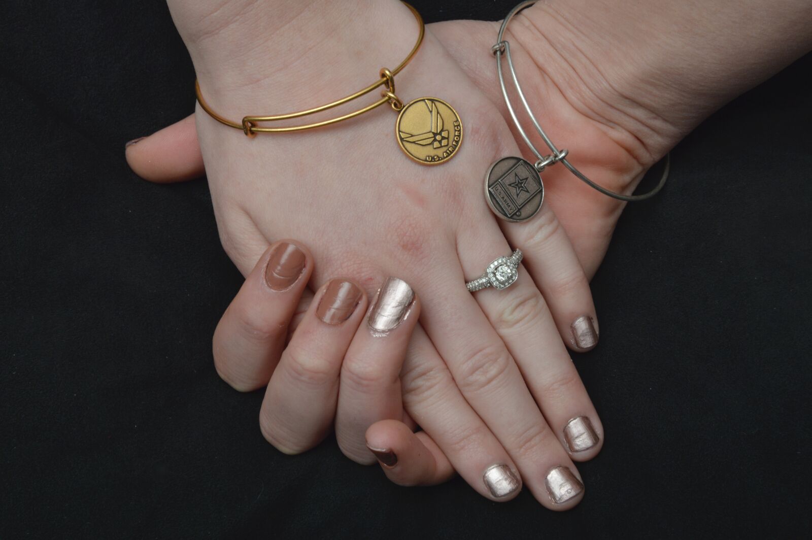 Nikon D3200 sample photo. Hands, friends, friendship photography