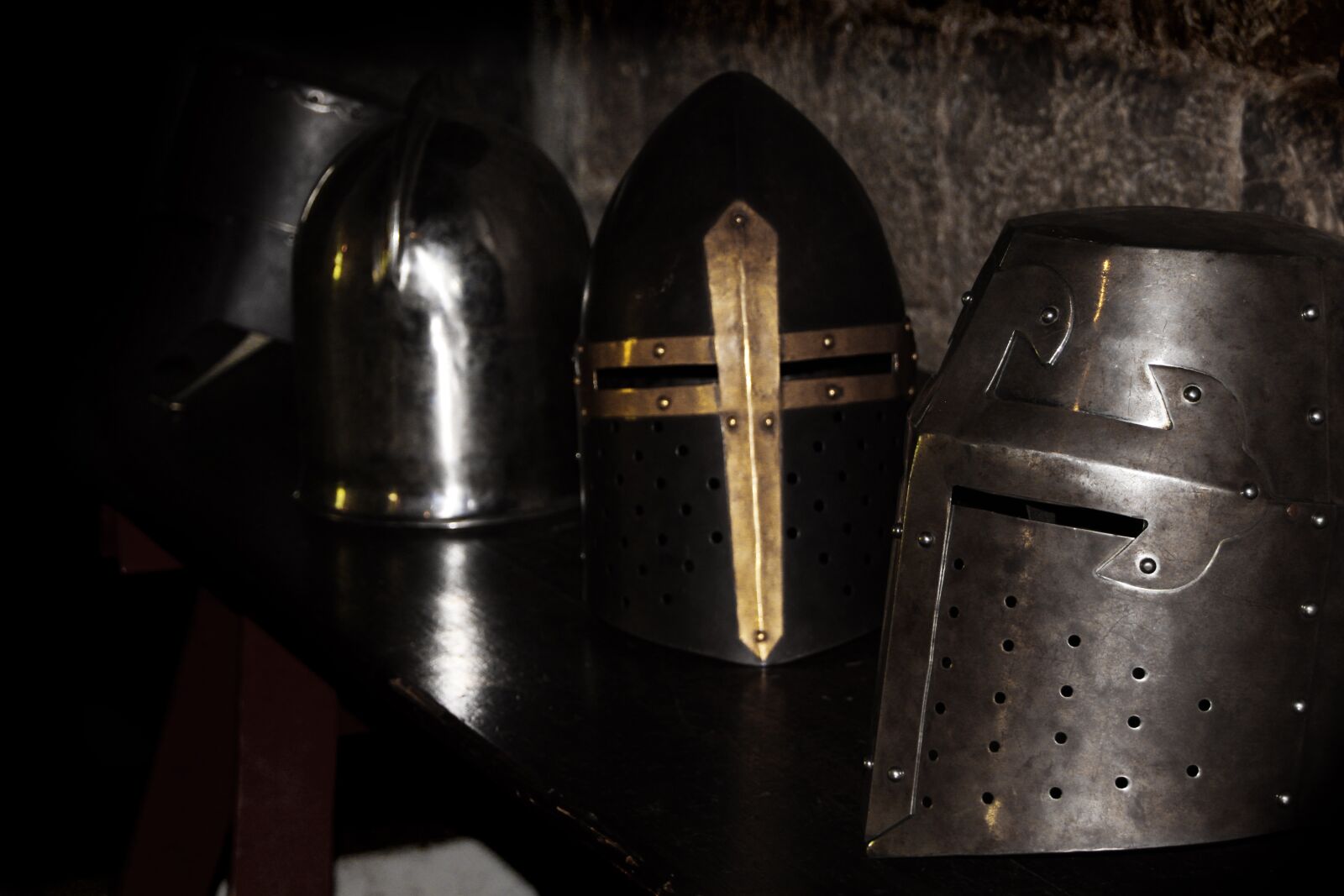 Canon EOS 1300D (EOS Rebel T6 / EOS Kiss X80) sample photo. Knight, helm, armor photography