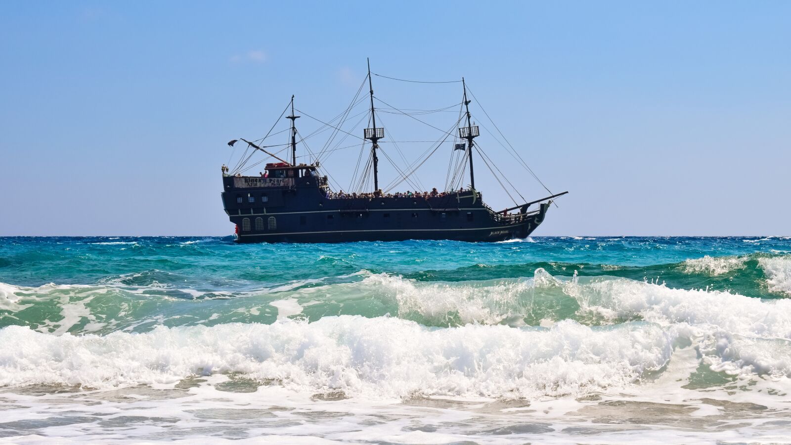 Nikon D3300 sample photo. Waves, crush, sea photography