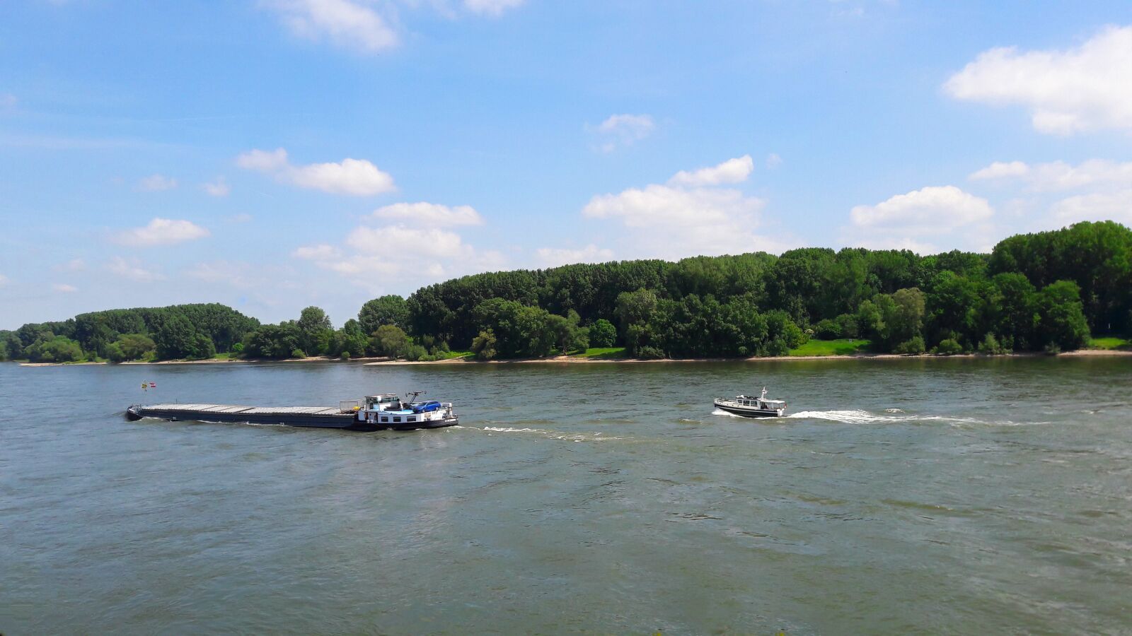 Samsung Galaxy A5(2016) sample photo. Ship, rhine, river photography