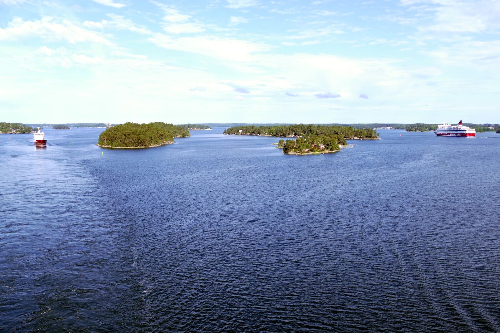 Panasonic Lumix DMC-FZ1000 sample photo. Stockholm, sweden, water photography
