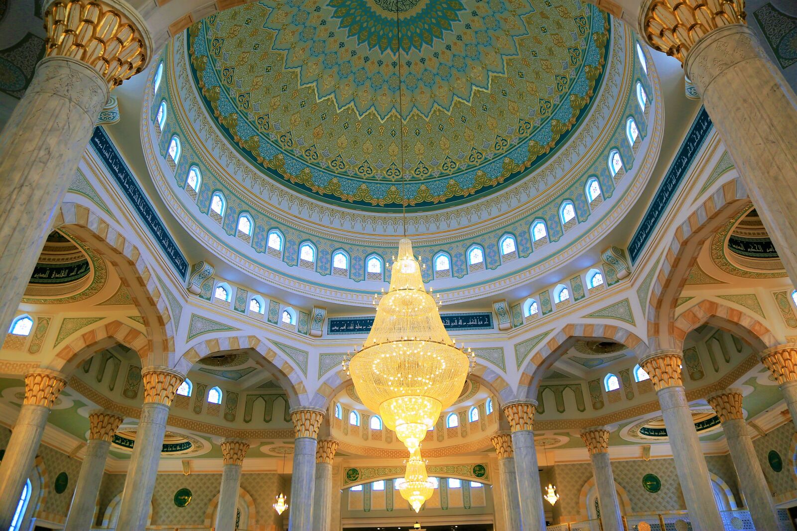 Canon EF 24-105mm F4L IS USM sample photo. Cami, architecture, art photography