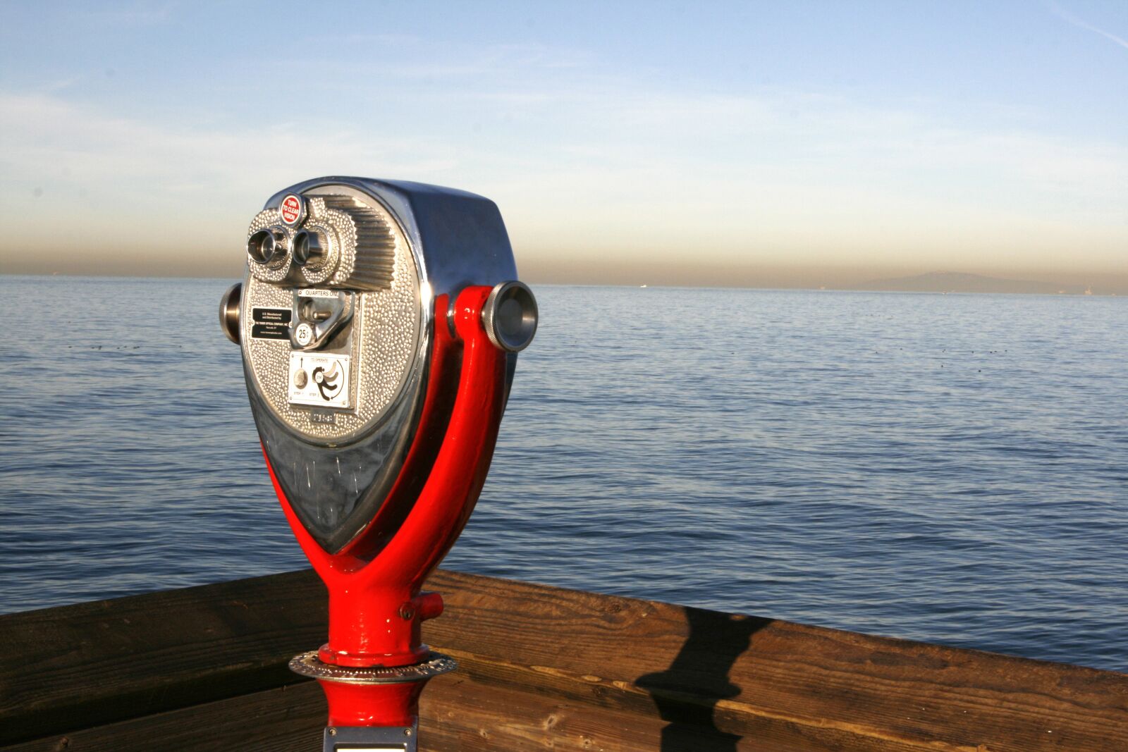 Canon EOS 400D (EOS Digital Rebel XTi / EOS Kiss Digital X) sample photo. Sea, pier, telescope photography
