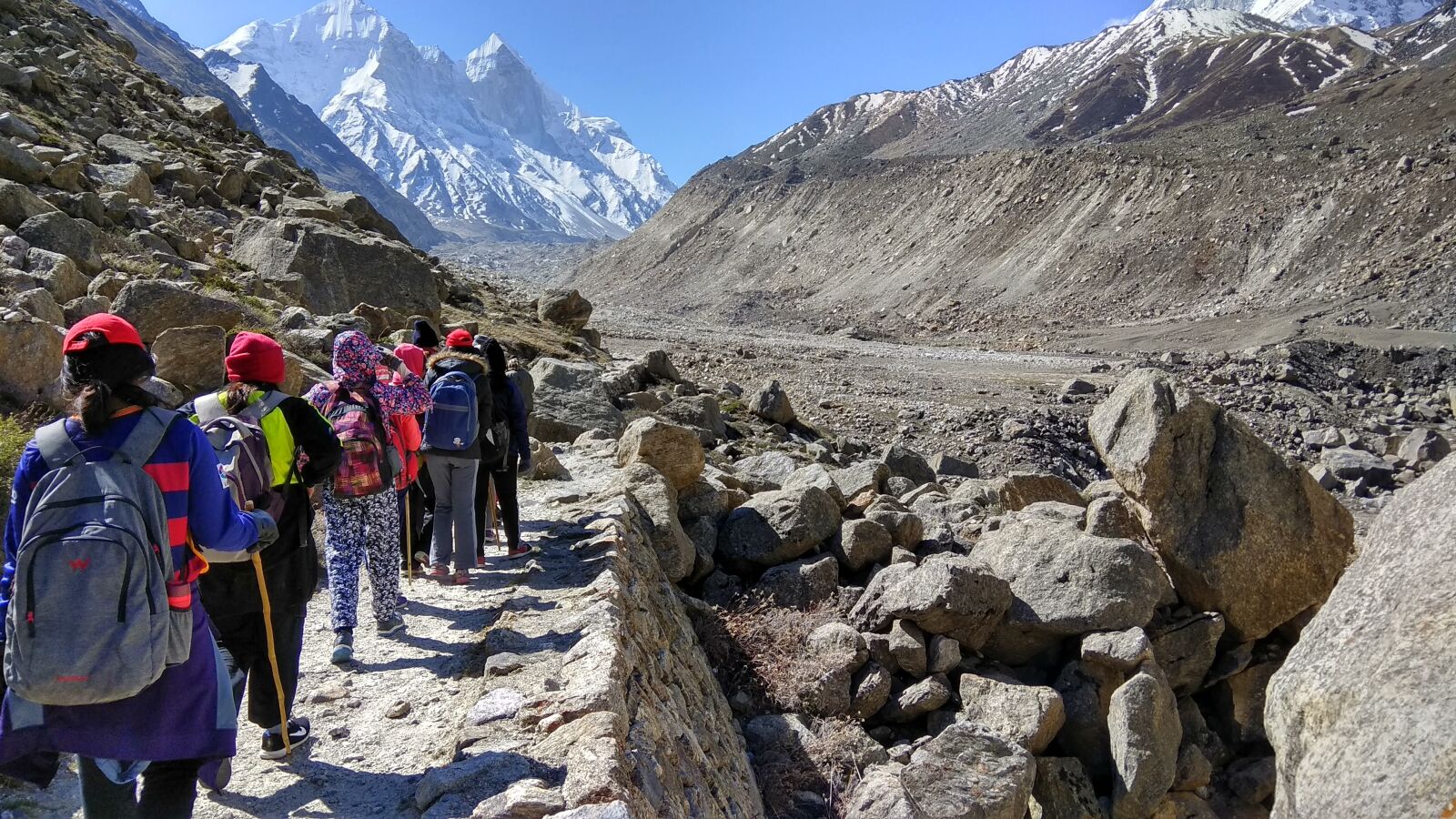 Xiaomi Redmi Note 4 sample photo. Mountains, trek, students photography
