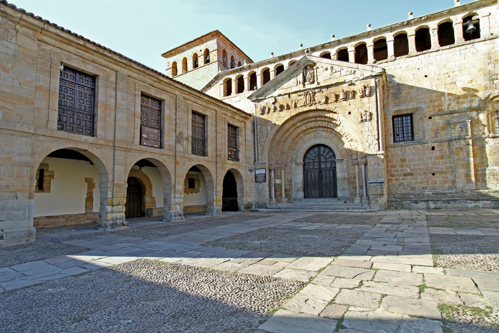 Canon EOS 7D sample photo. Santillana del mar, saint photography