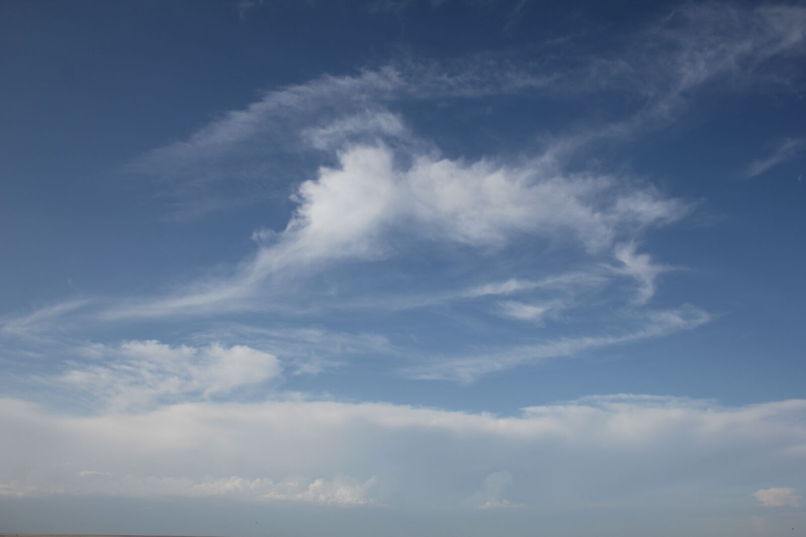 Canon EOS 550D (EOS Rebel T2i / EOS Kiss X4) sample photo. Sky, blue, clouds photography