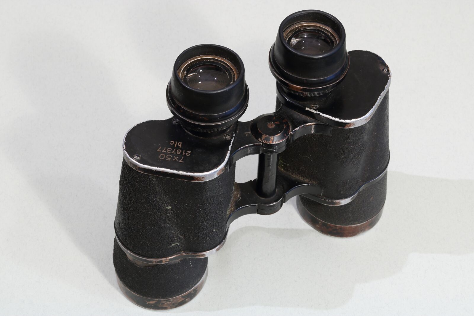 Canon EOS 750D (EOS Rebel T6i / EOS Kiss X8i) sample photo. German, zeiss, binoculars photography