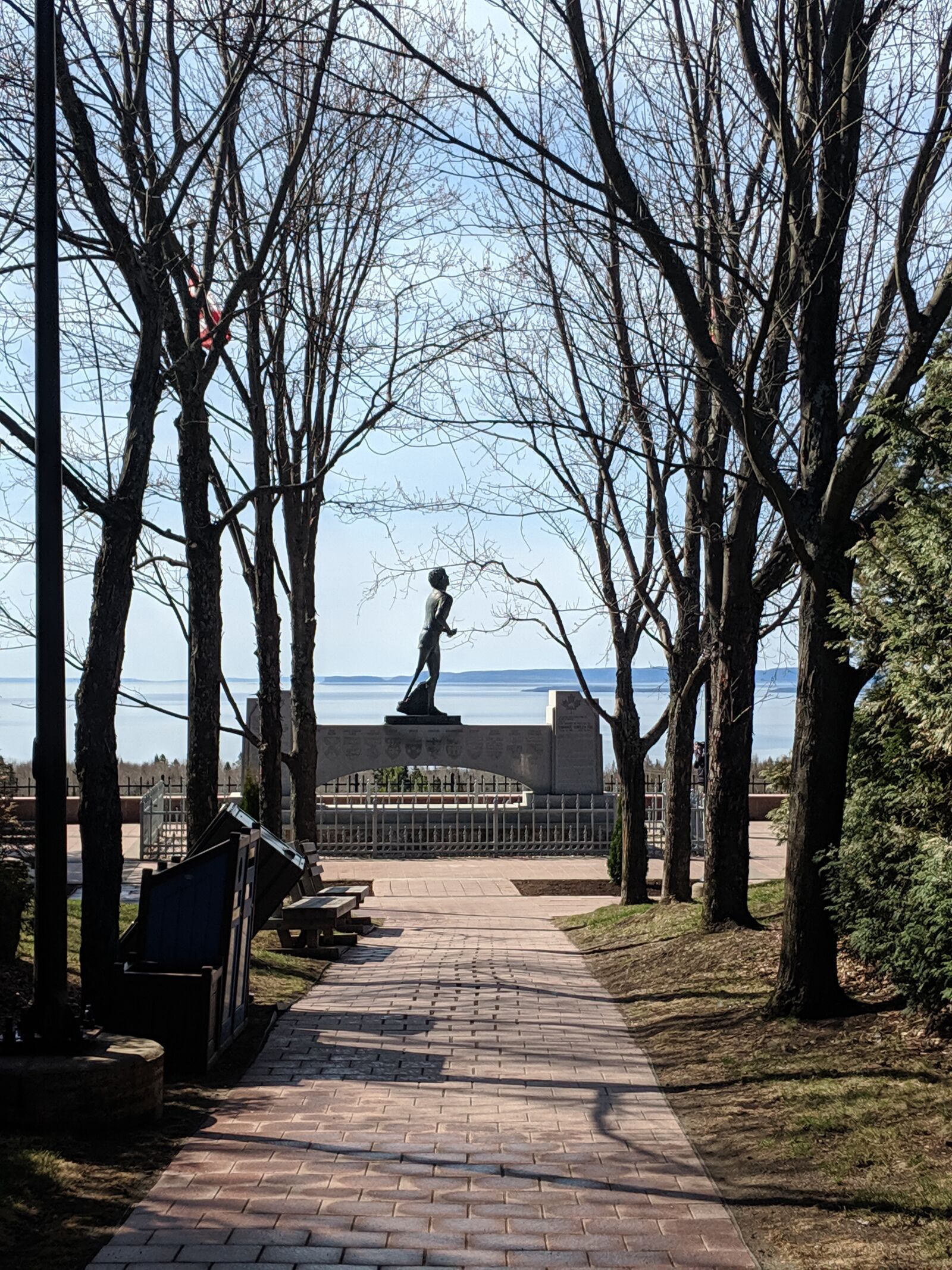 Google Pixel 2 XL sample photo. Ontario, canada, statue photography
