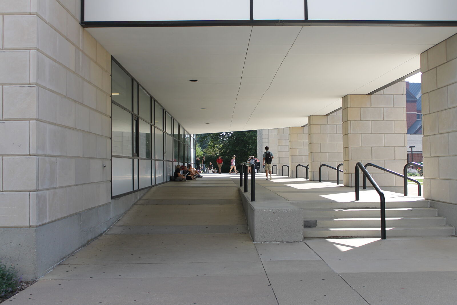 Canon EOS 1100D (EOS Rebel T3 / EOS Kiss X50) sample photo. Campus, concrete, library, public photography