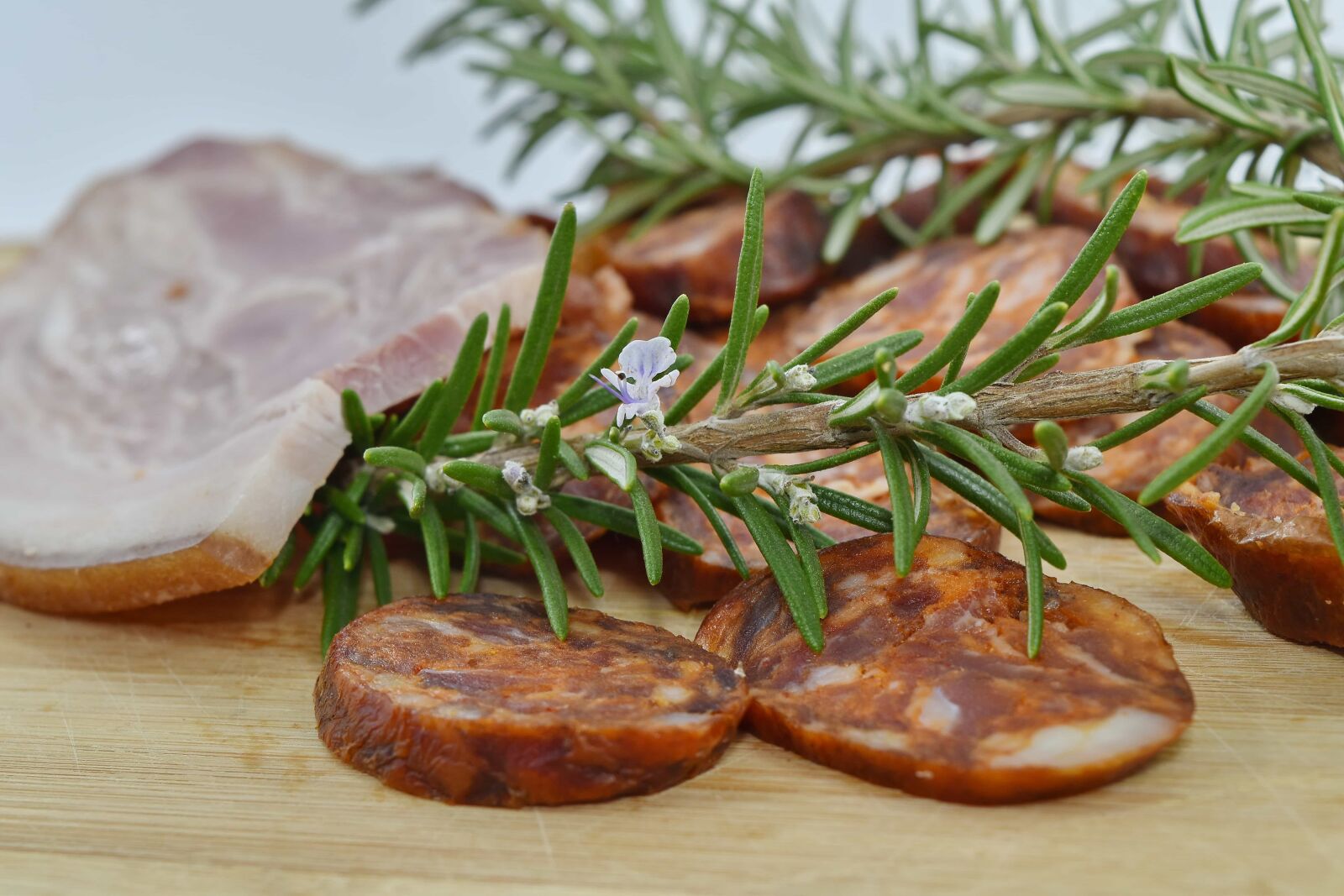 Nikon D5500 sample photo. Beef, garnish, pork, sausage photography