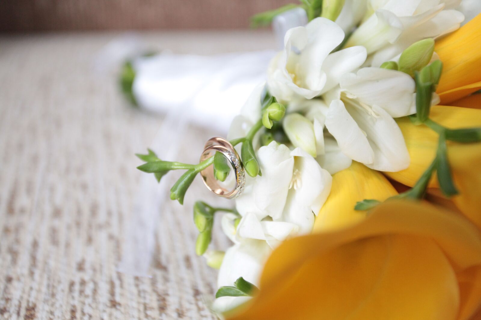 Canon EOS 5D Mark II sample photo. Wedding, flowers, calla lilies photography