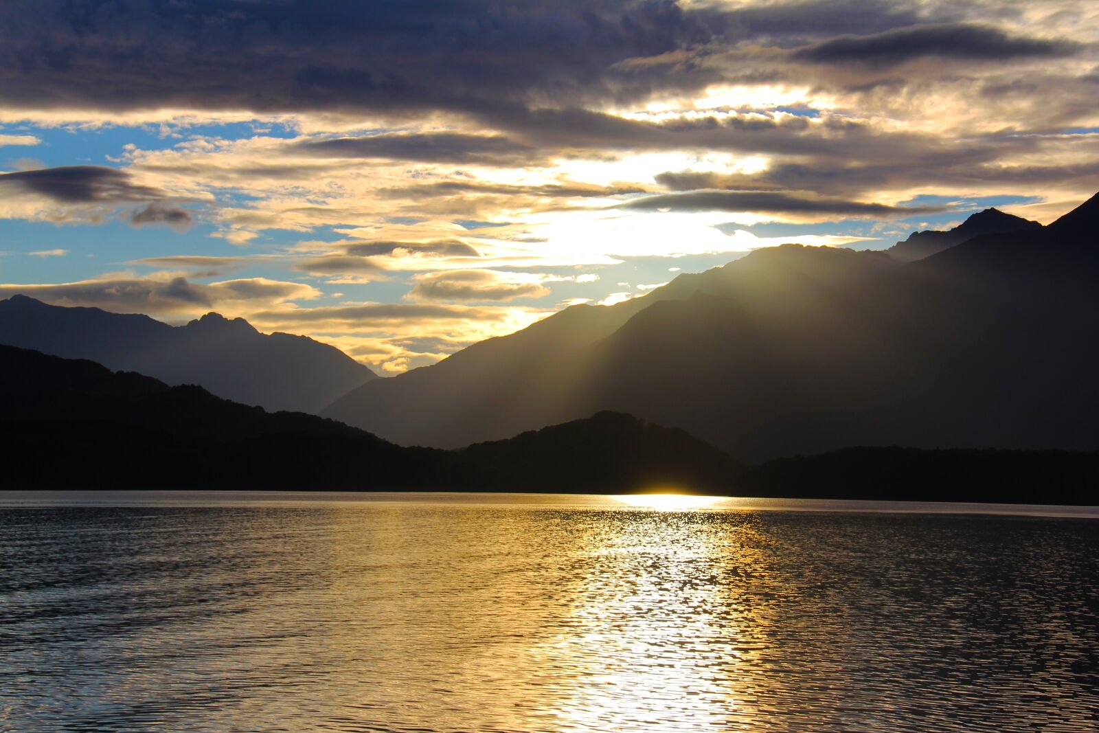 Canon EF-S 18-200mm F3.5-5.6 IS sample photo. Sunset, tranquil, scenic photography