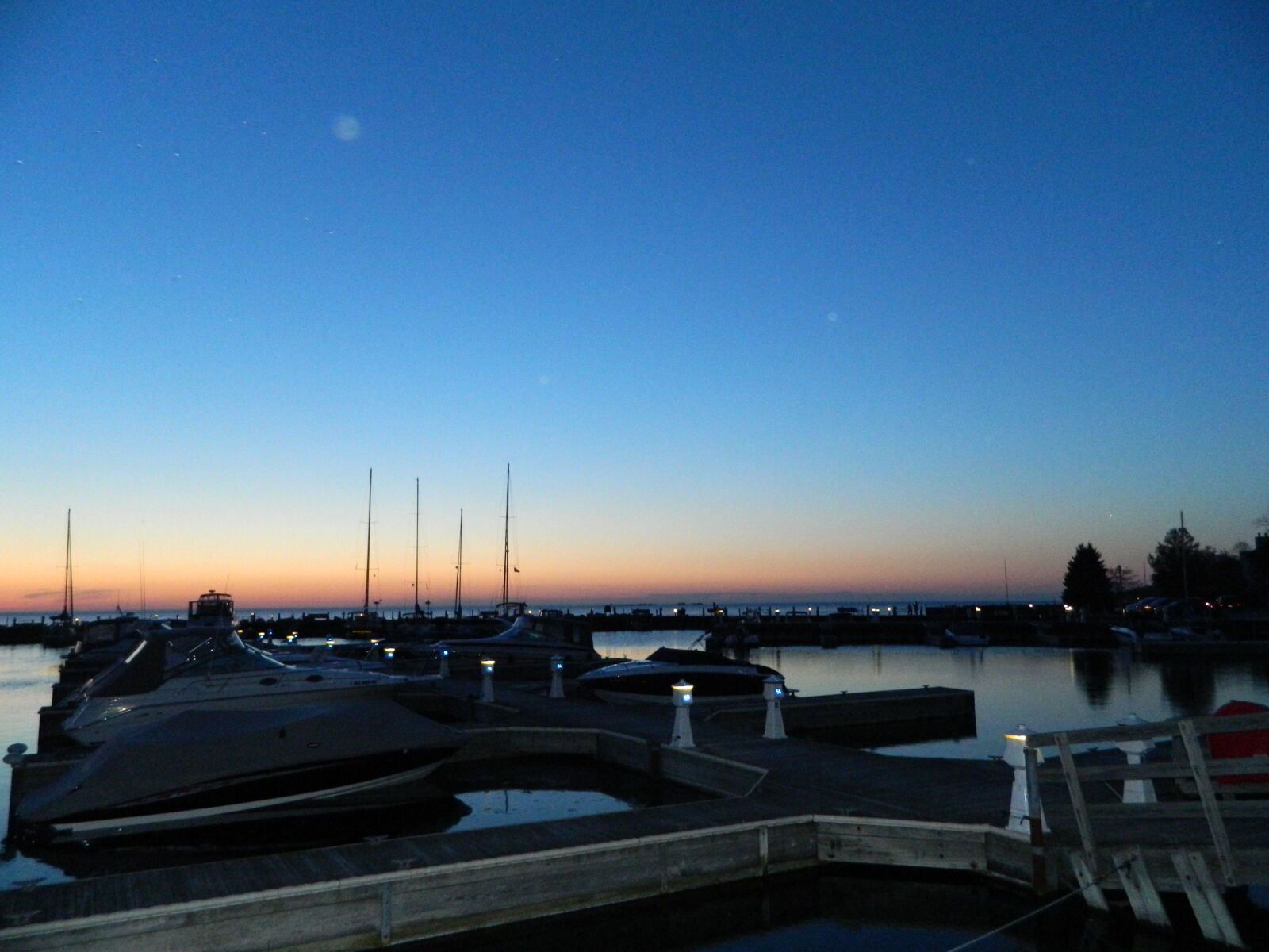Nikon COOLPIX L310 sample photo. Evening, seashore photography