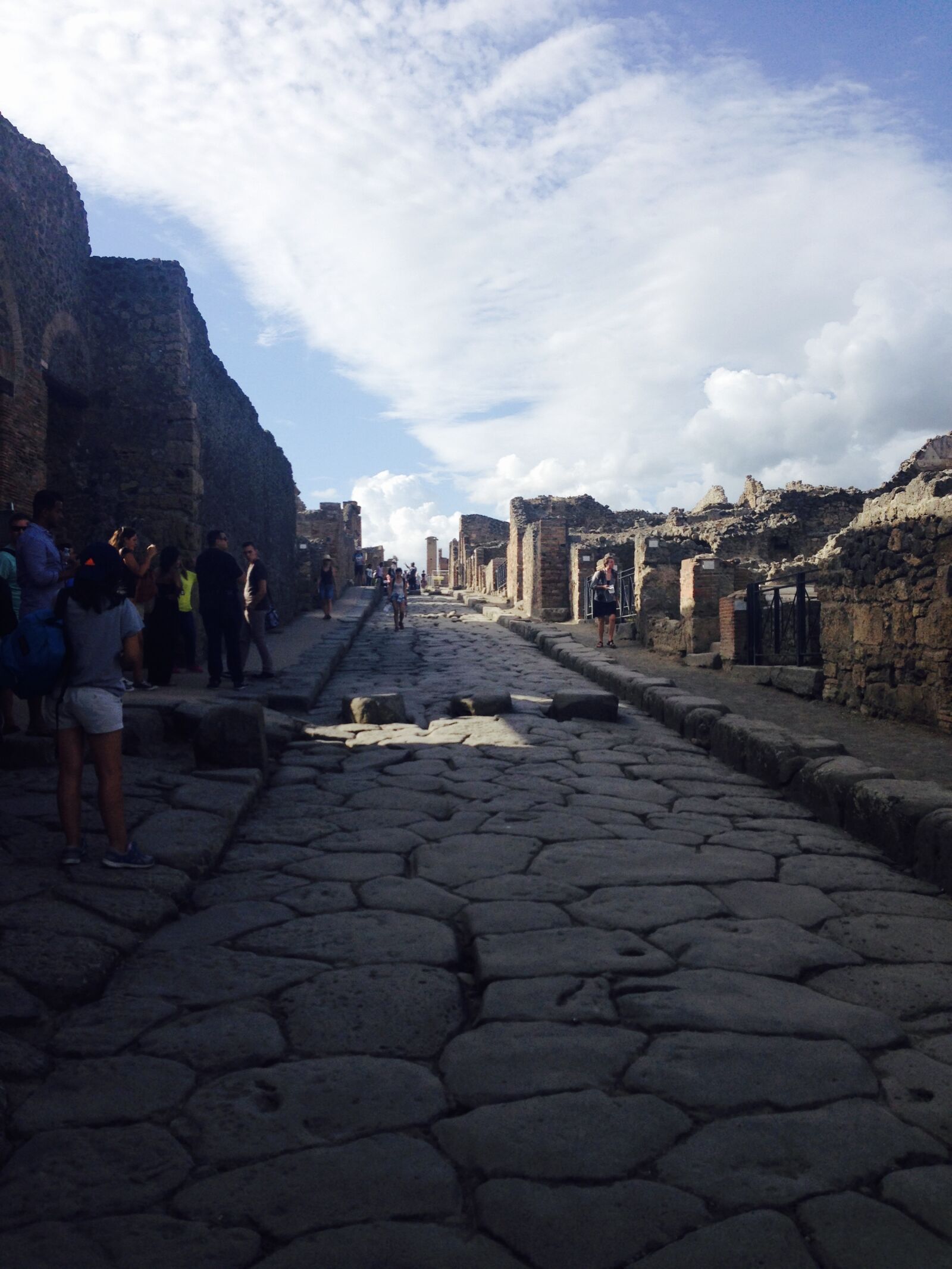 iPhone 5 back camera 4.12mm f/2.4 sample photo. Archeologia, pompei photography