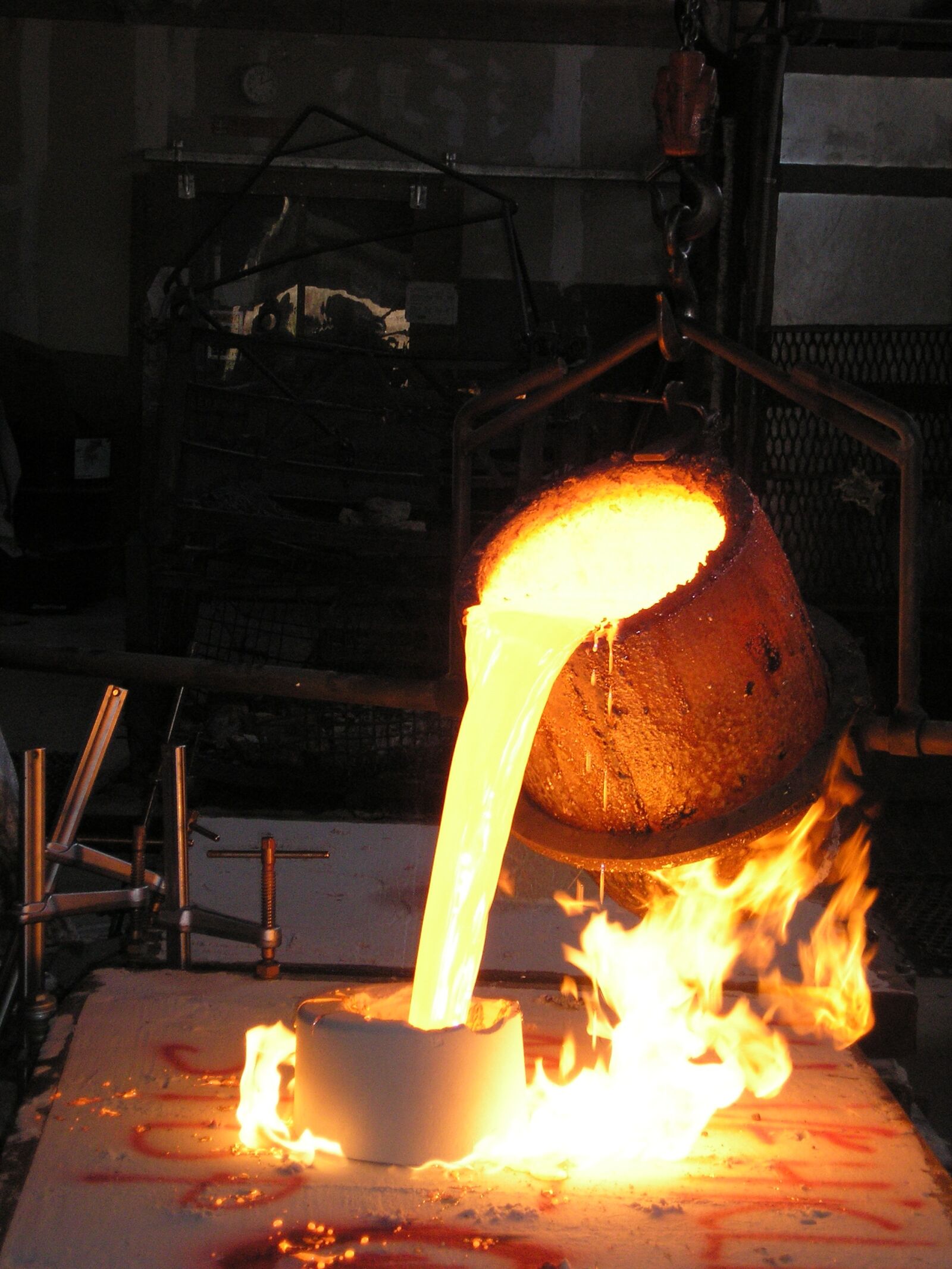Olympus D595Z,C500Z sample photo. Crucible, foundry, molten photography