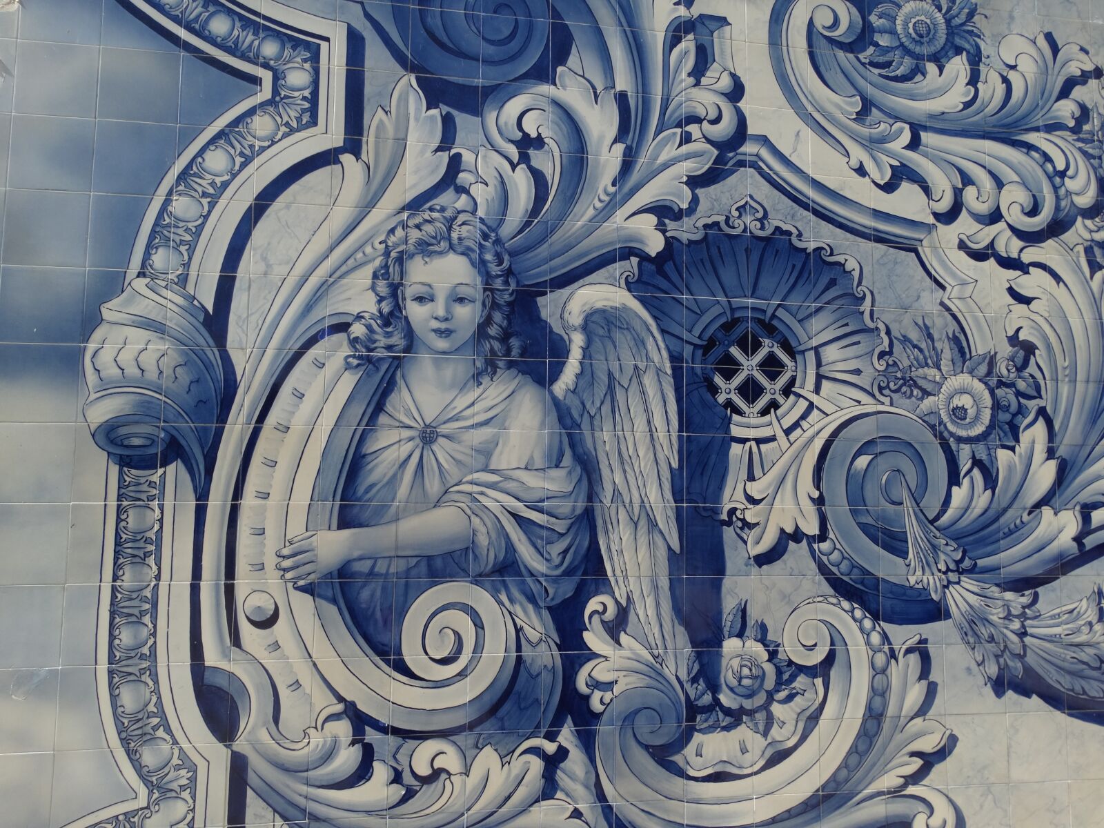Sony Cyber-shot DSC-HX300 sample photo. Tiles, portuguese, angel photography