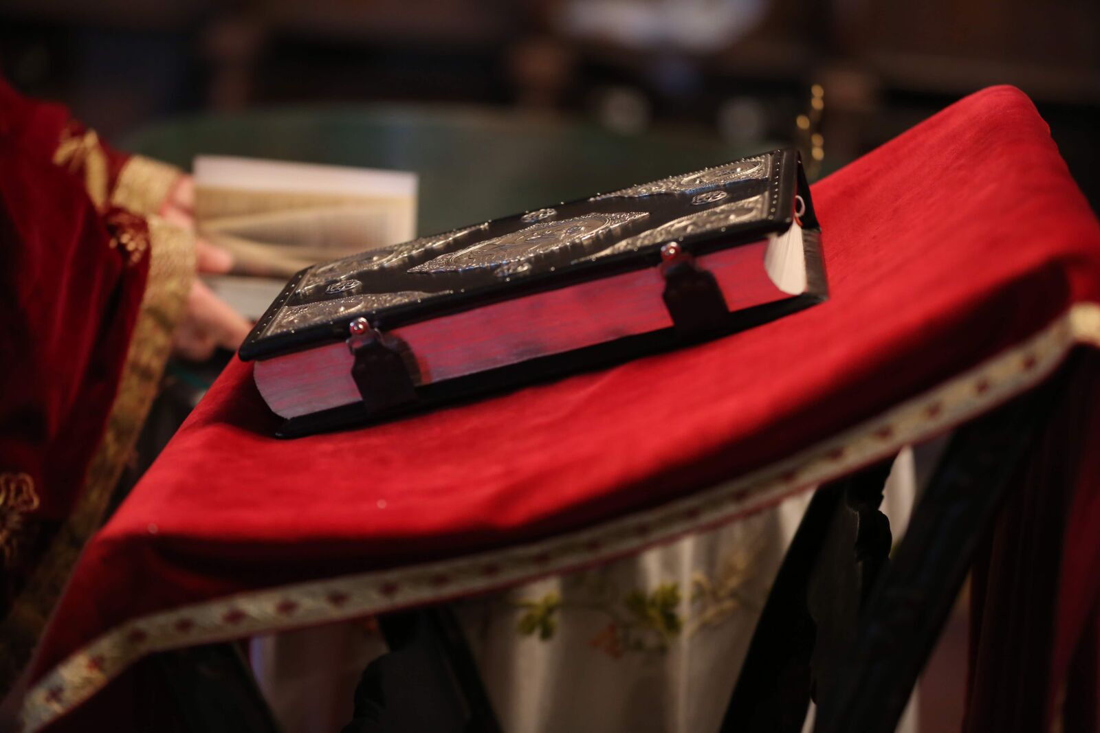 Canon EOS 5D Mark III sample photo. Bible, spirituality, book, church photography