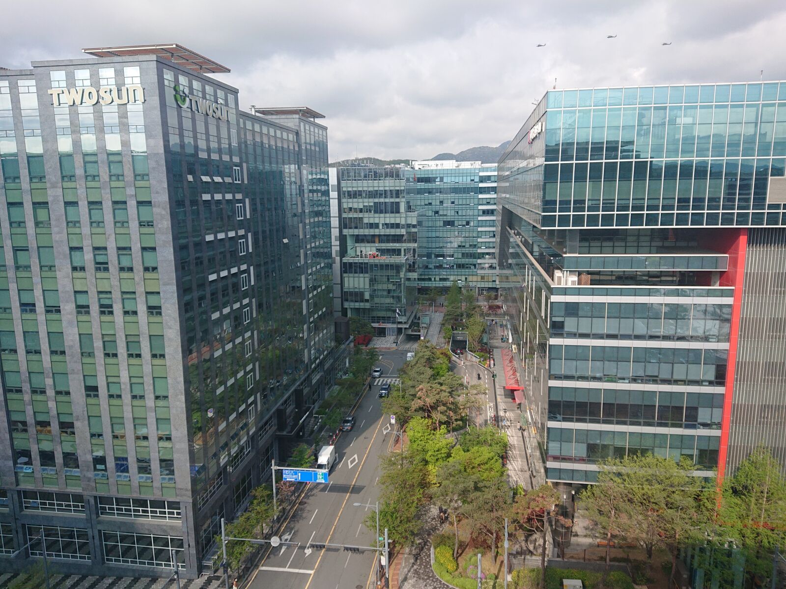 Sony Xperia XZ2 Compact sample photo. Building, korea, office photography