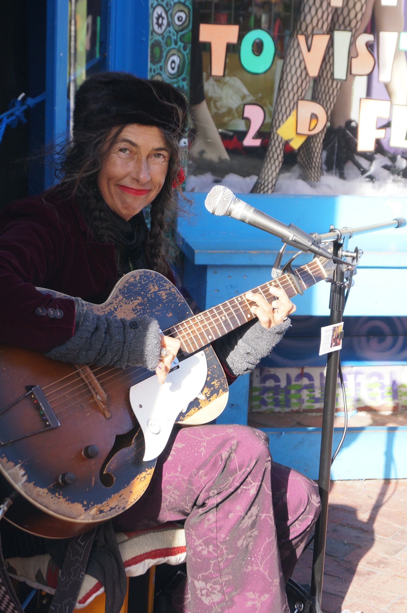 Sony SLT-A57 sample photo. Provincetown, street artist, tourism photography