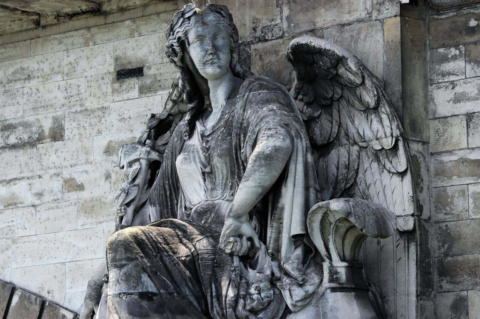 Canon EOS 600D (Rebel EOS T3i / EOS Kiss X5) sample photo. France, paris, sculpture photography