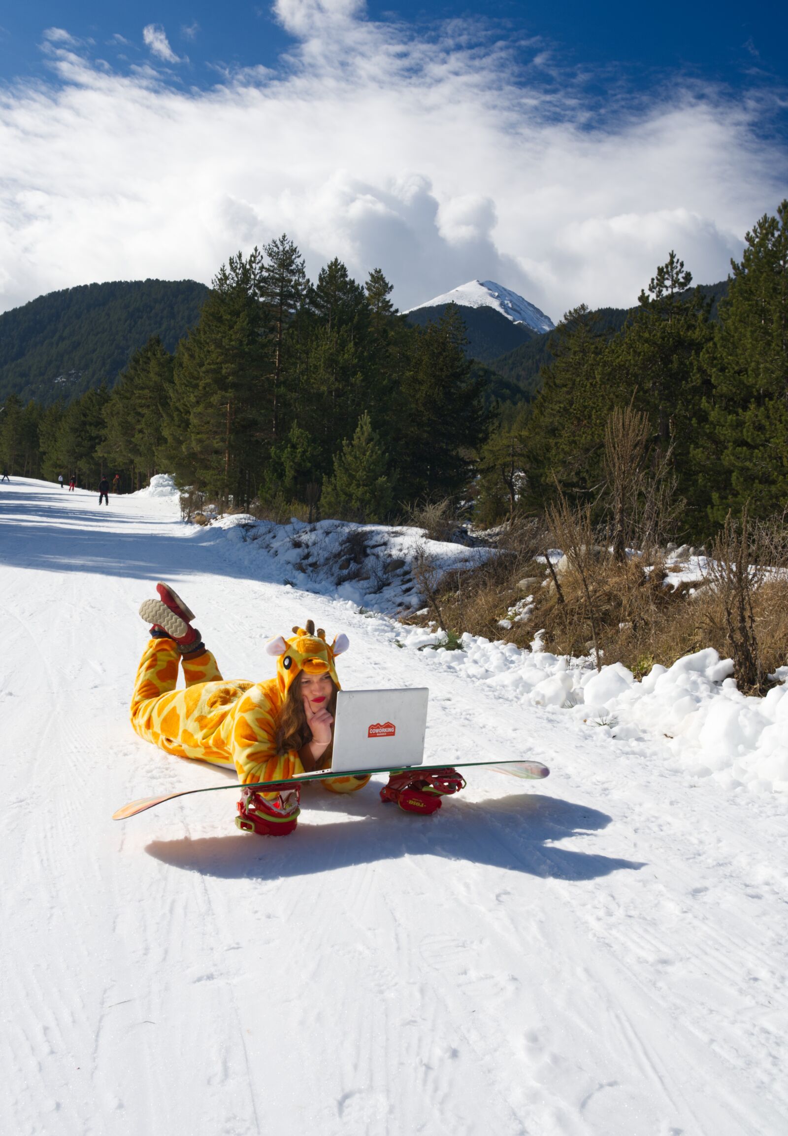 Sony FE 24-105mm F4 G OSS sample photo. Snowboard, computer, digital nomad photography