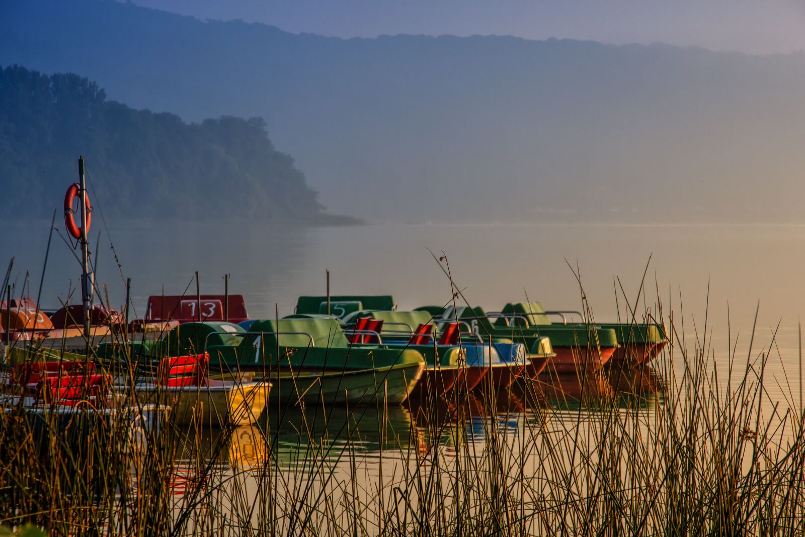 Canon EOS 60D sample photo. Sunrise, dawn, laacher lake photography