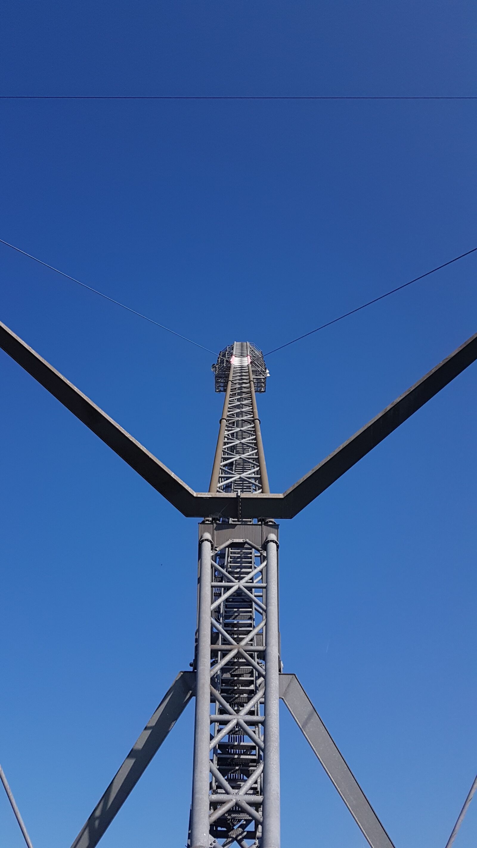 Samsung Galaxy S7 sample photo. Tower, sky, steel photography